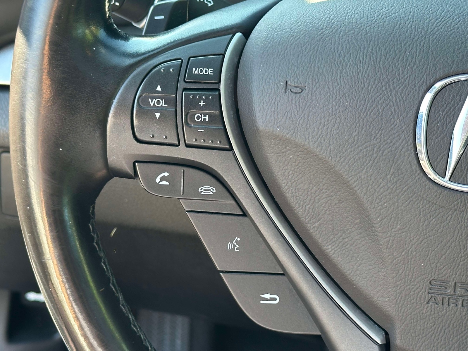 Certified Used 2019 Platinum White Pearl Acura Sedan image 27