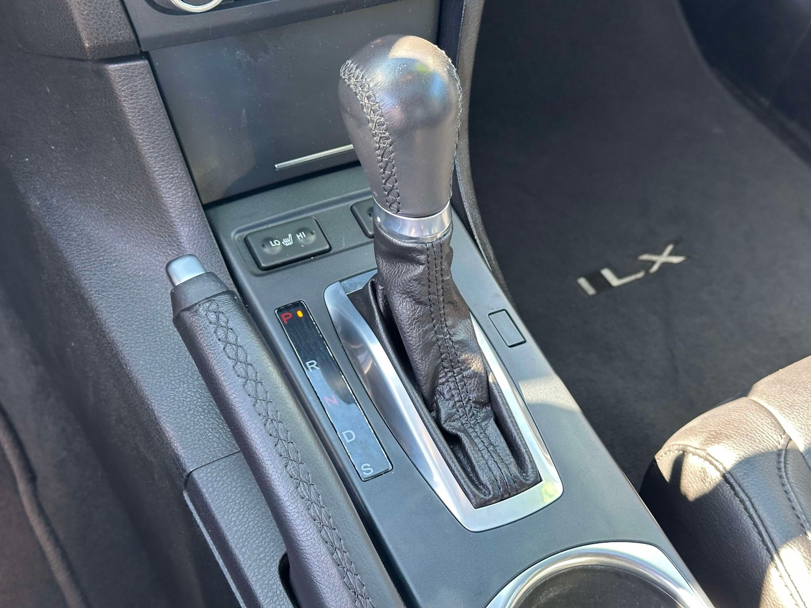 Certified Used 2019 Platinum White Pearl Acura Sedan image 40