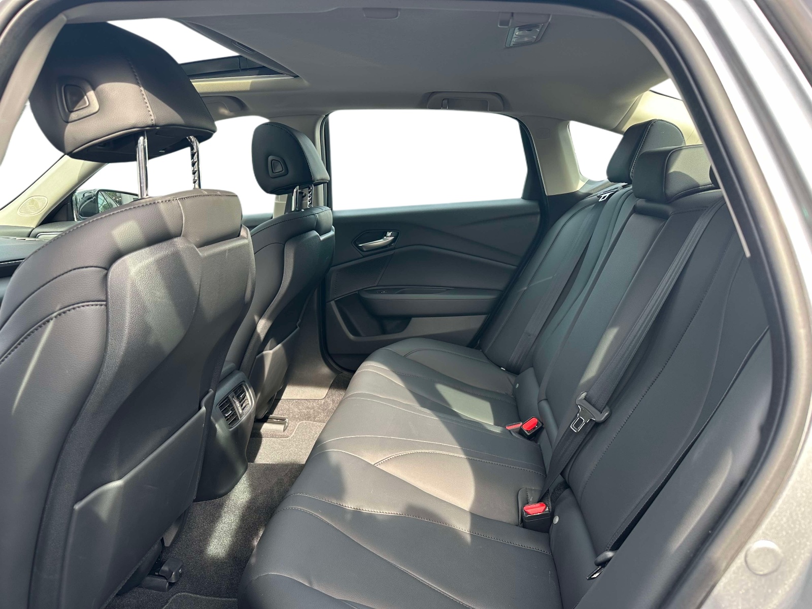 Certified Used 2023 Silver Acura FWD image 17