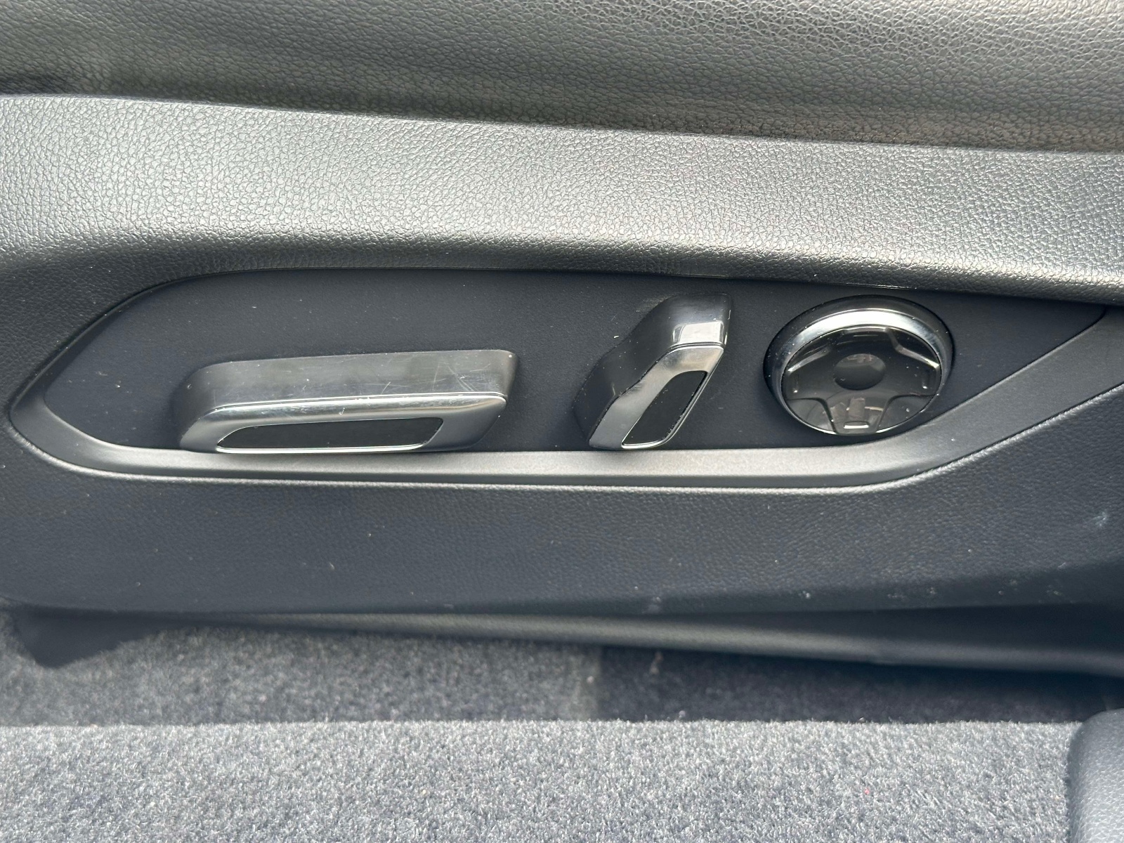 Certified Used 2023 Silver Acura FWD image 24