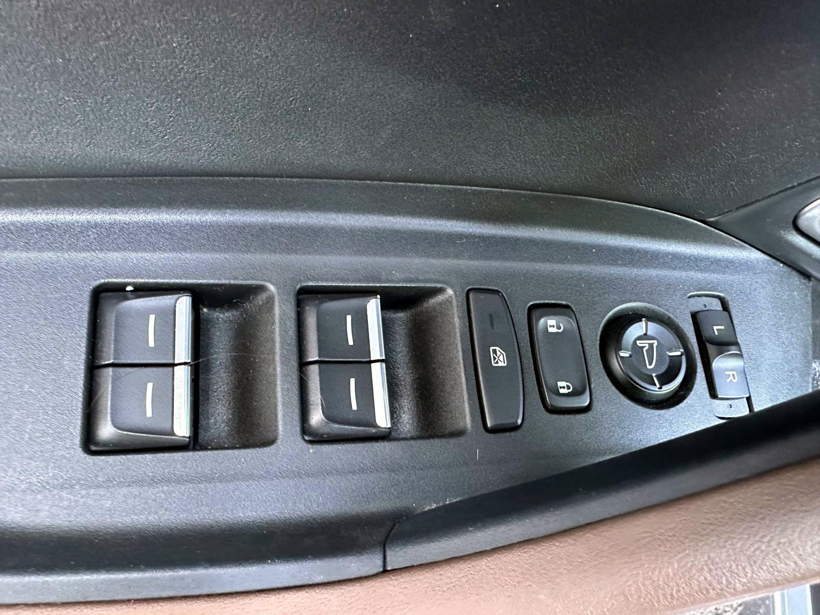 Certified Used 2022 Gray Acura FWD w/Technology Package image 16
