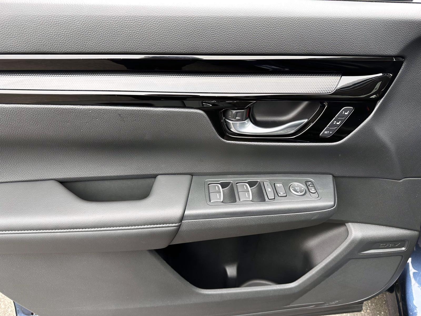 Used 2023 Blue Honda EX-L AWD image 16