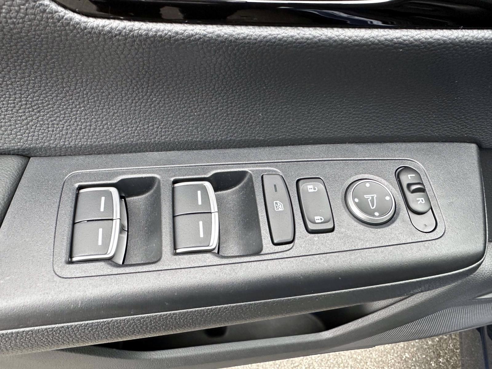 Used 2023 Blue Honda EX-L AWD image 17