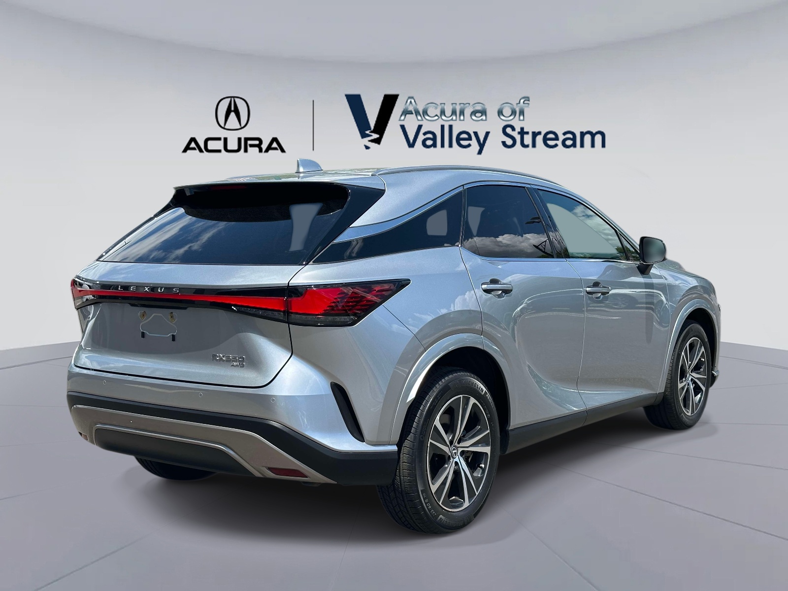 Used 2023 Silver Lexus RX 350 AWD image 5