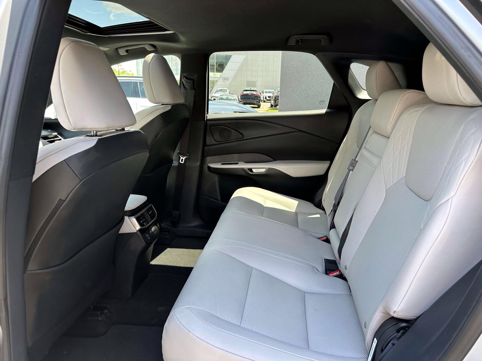 Used 2023 Silver Lexus RX 350 AWD image 11