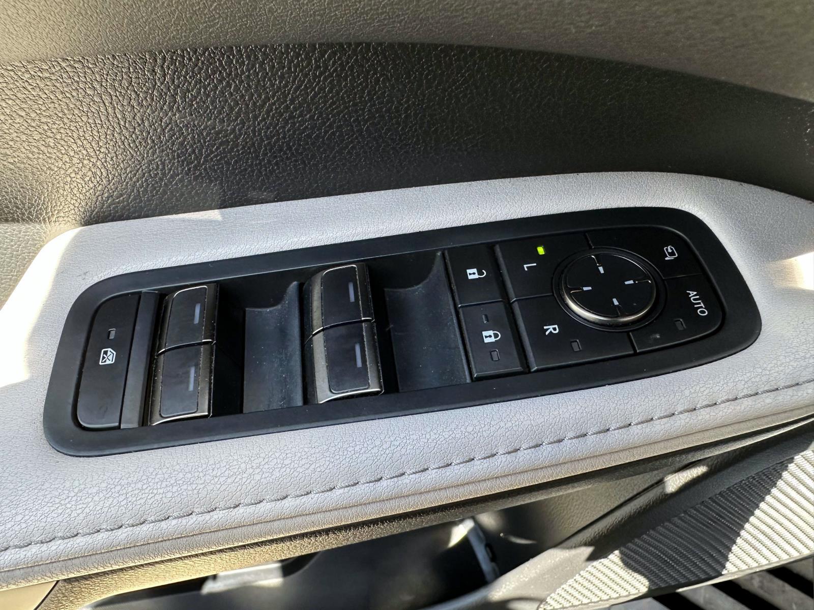 Used 2023 Silver Lexus RX 350 AWD image 18