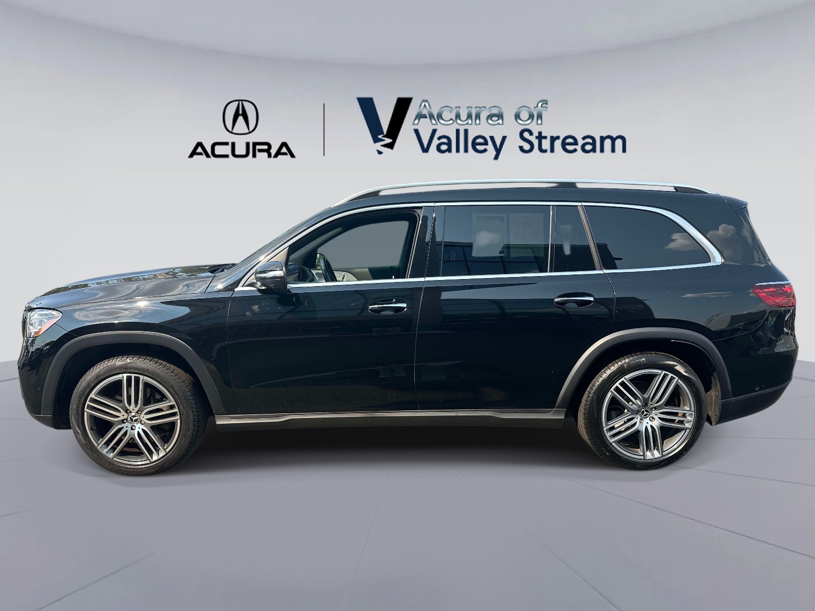 Used 2025 Black Mercedes-Benz GLS 450 4MATIC® SUV image 8