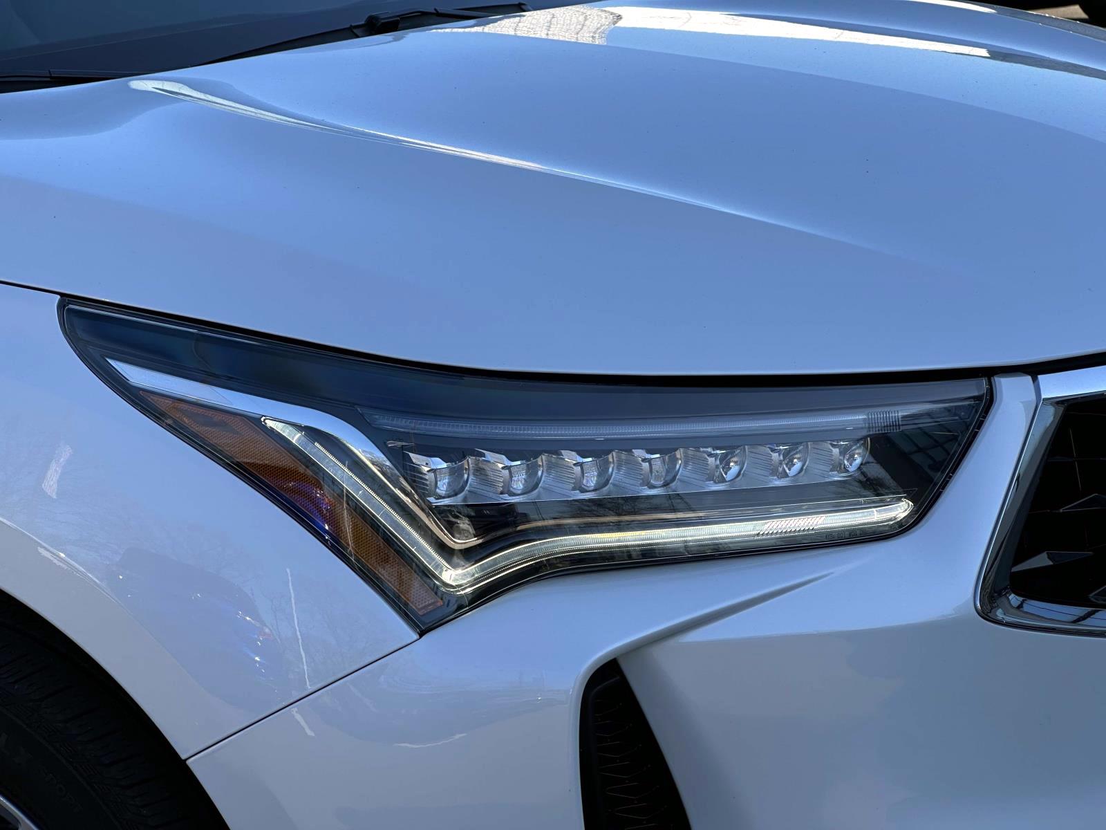 Used 2023 White Acura SH-AWD image 8