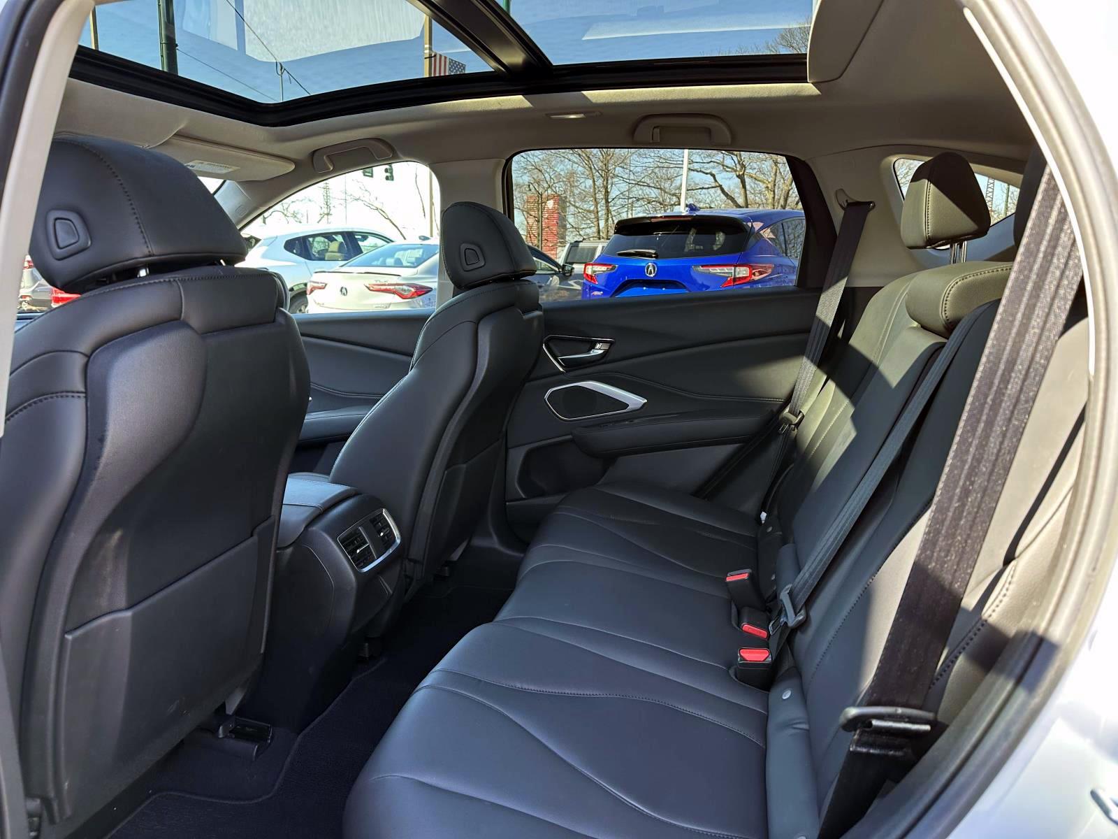 Used 2023 White Acura SH-AWD image 10