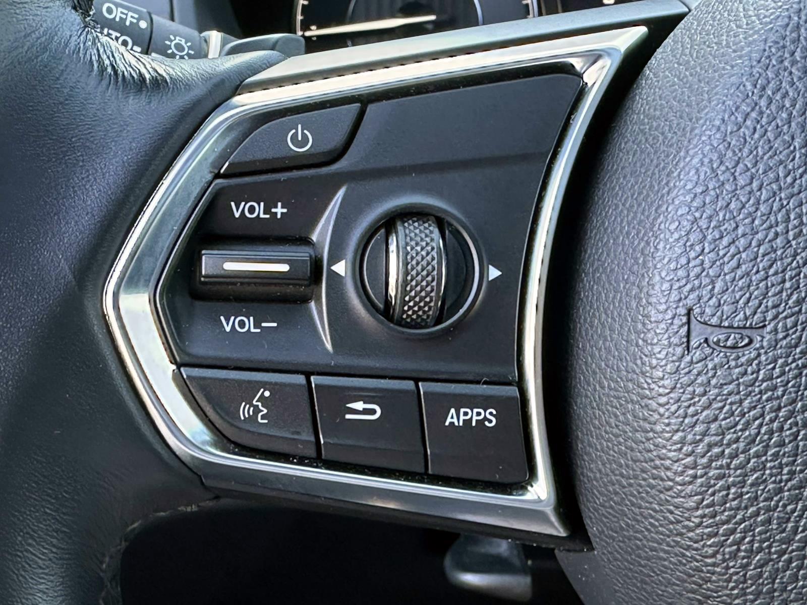 Used 2023 White Acura SH-AWD image 21