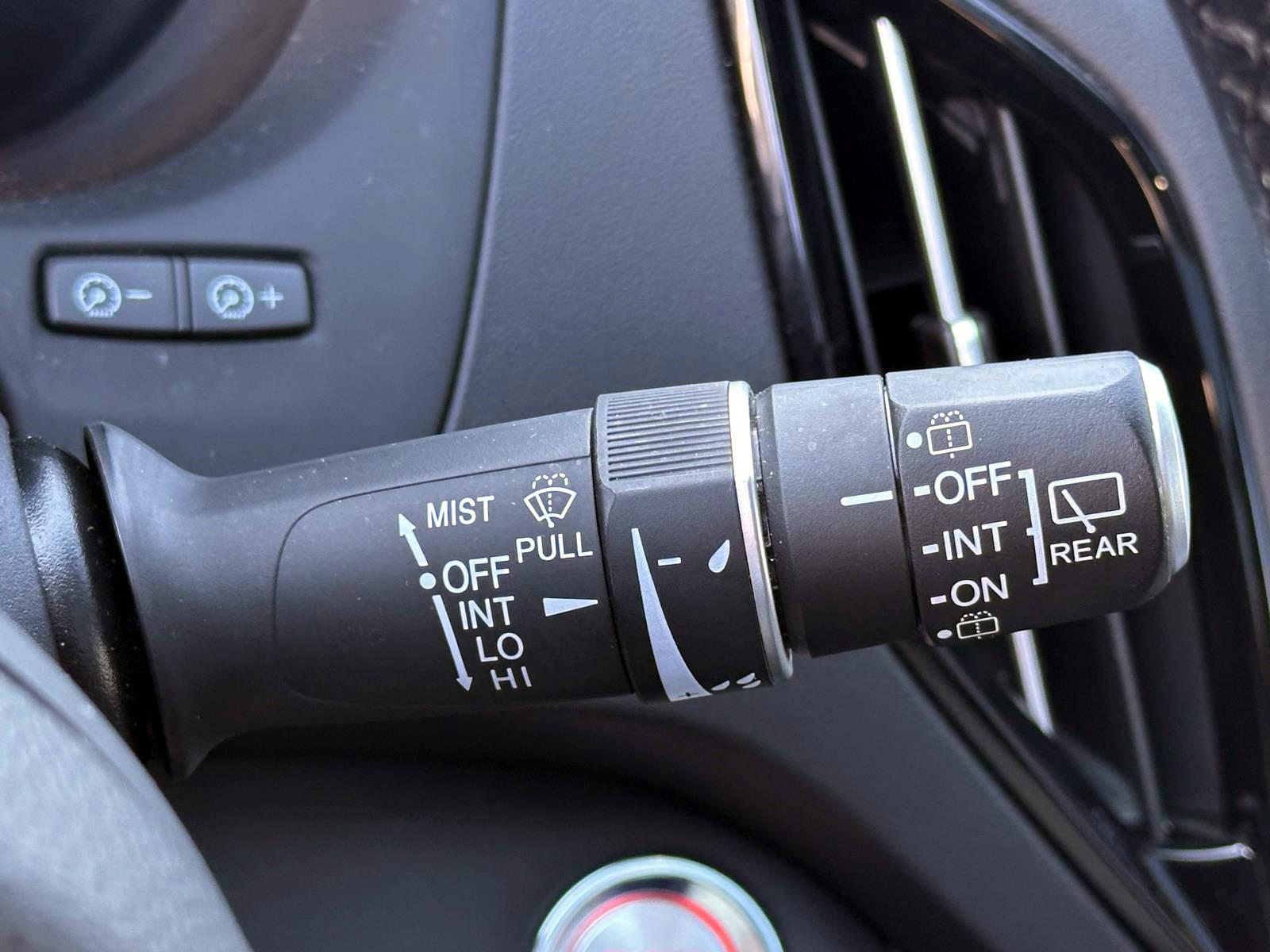 Used 2023 White Acura SH-AWD image 24