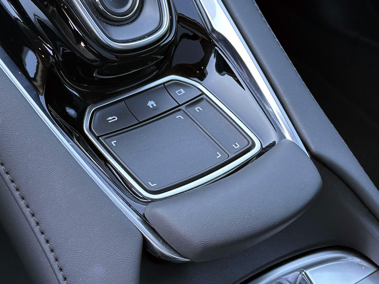 Used 2023 White Acura SH-AWD image 32