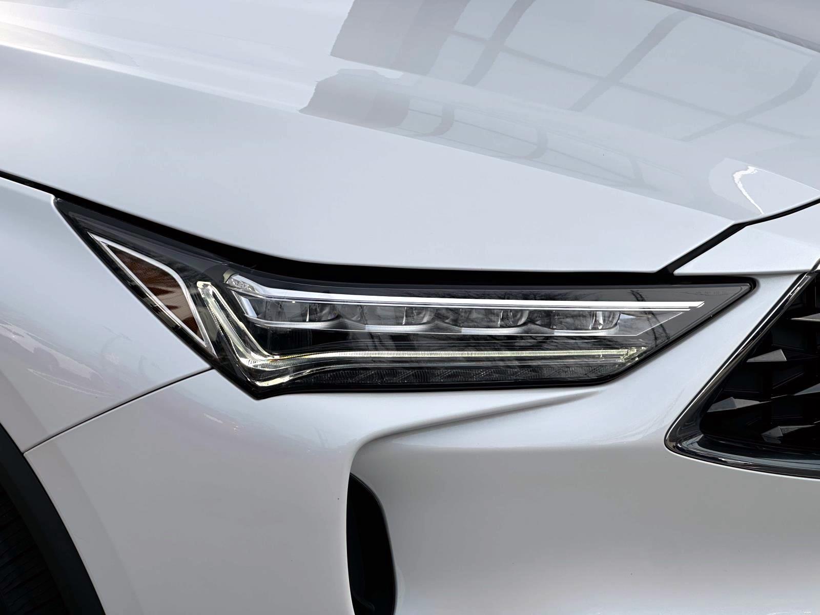 Certified Used 2023 White Acura SH-AWD image 8