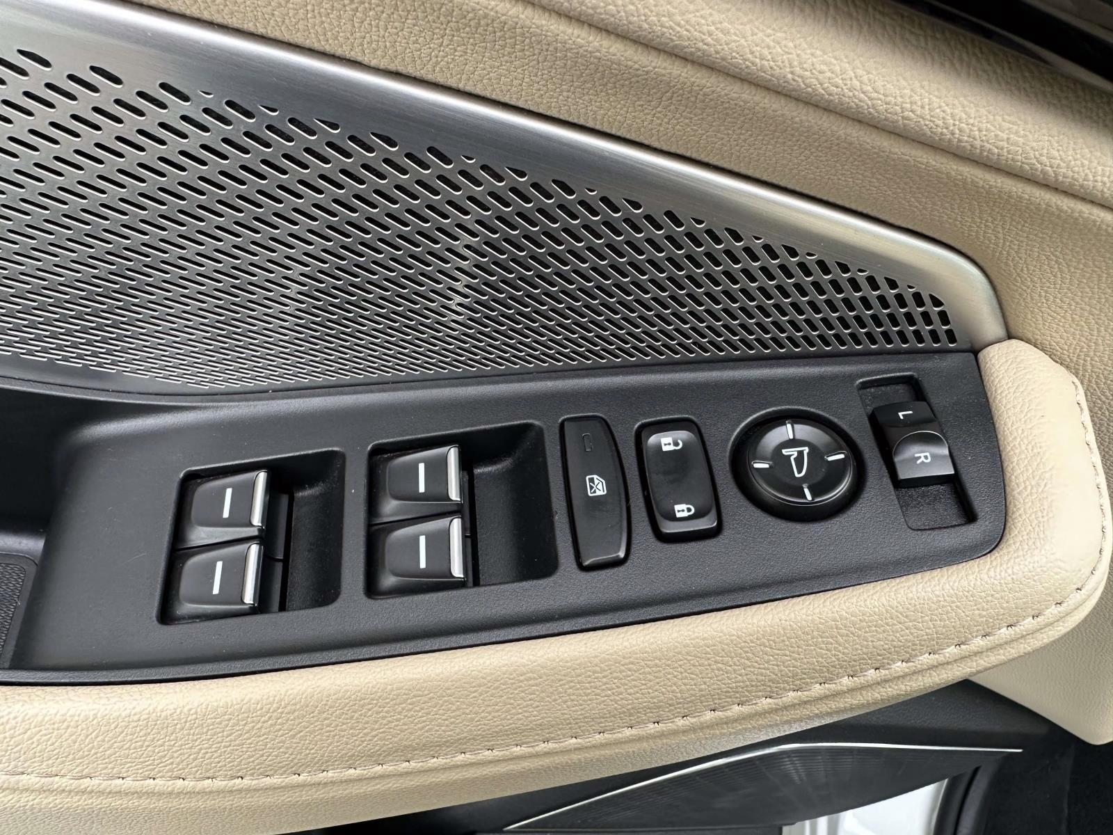 Certified Used 2023 White Acura SH-AWD image 19