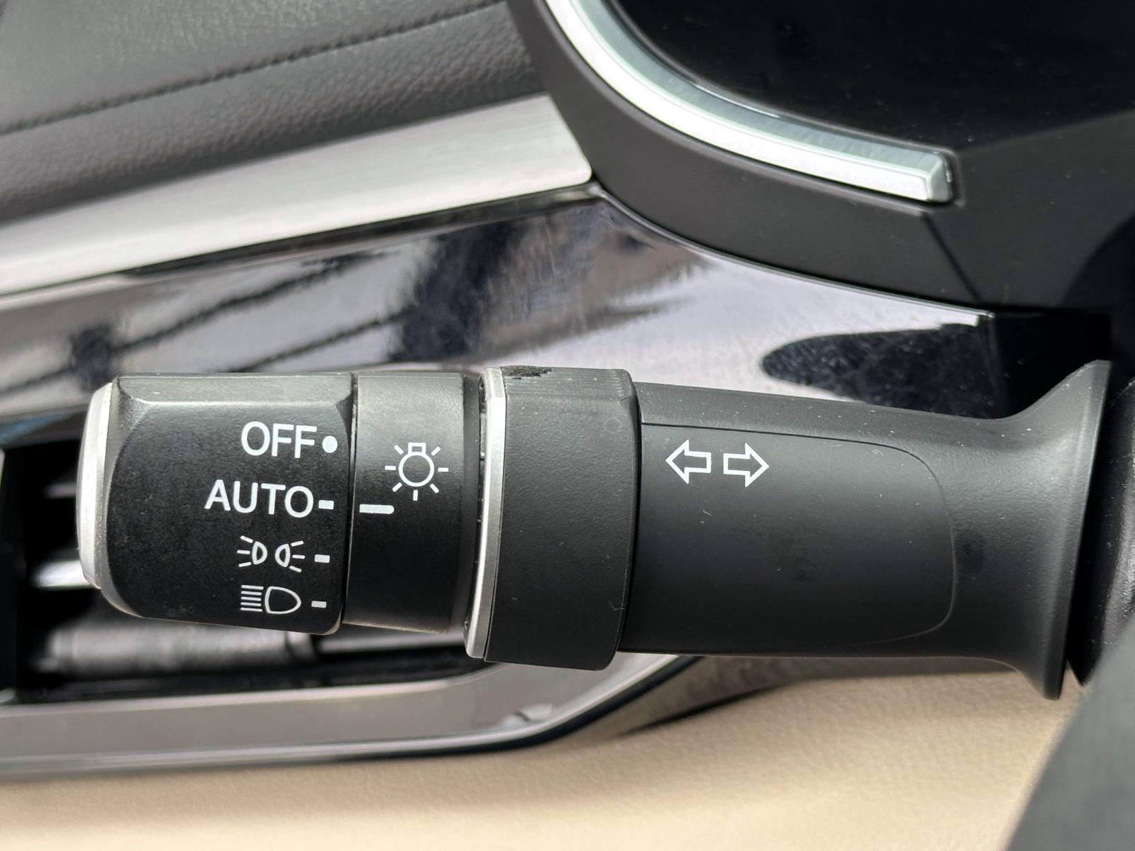 Certified Used 2023 White Acura SH-AWD image 26