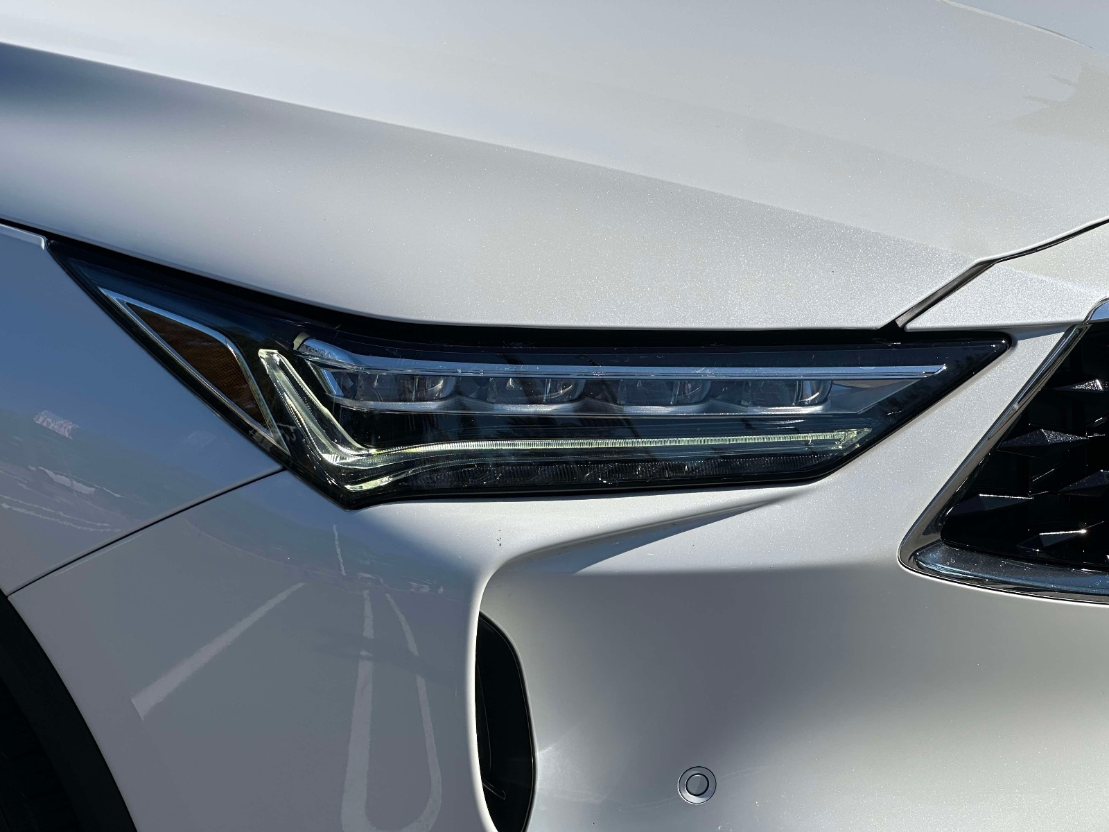 Certified Used 2022 White Acura Advance image 15