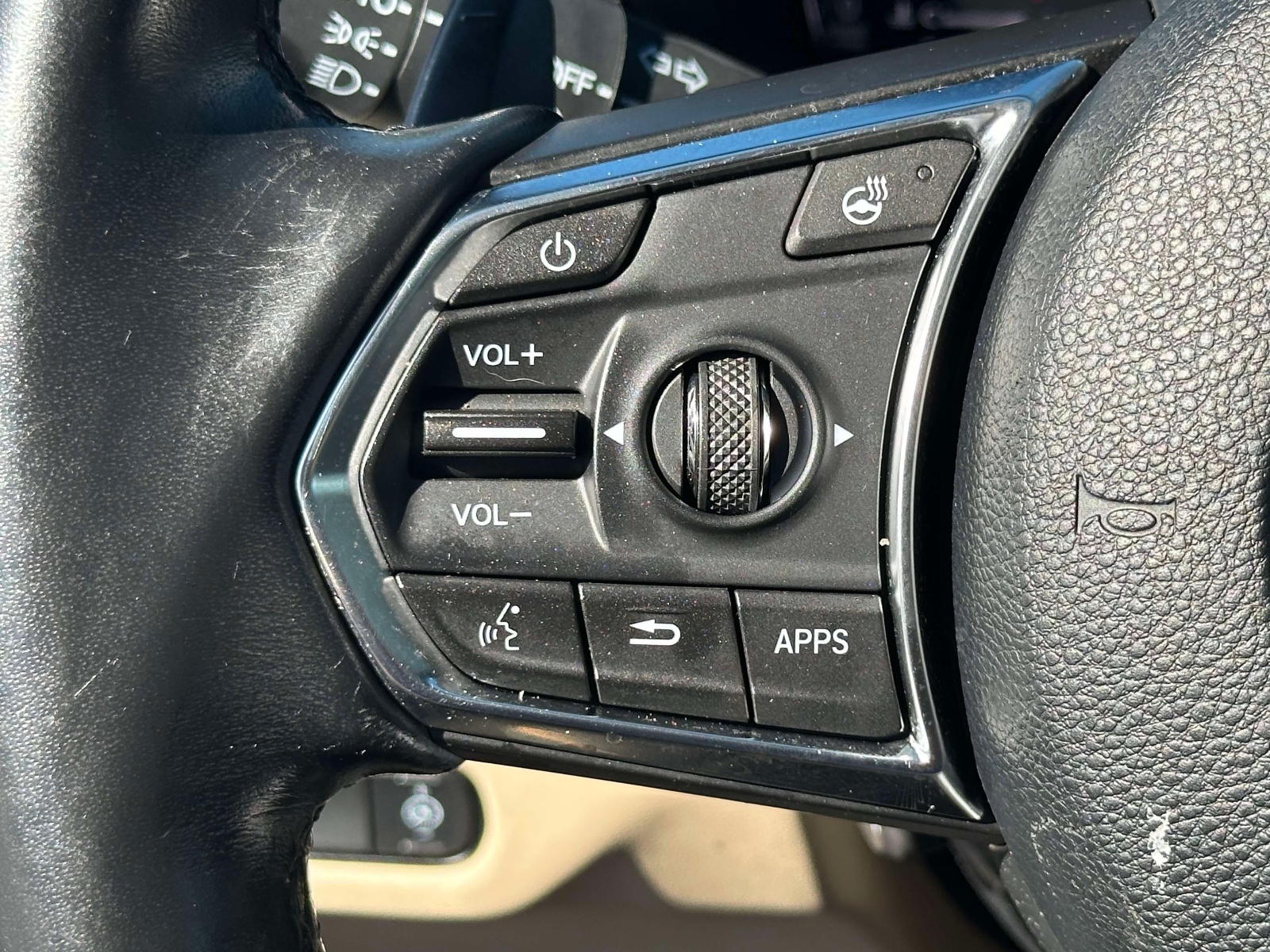 Certified Used 2022 White Acura Advance image 31