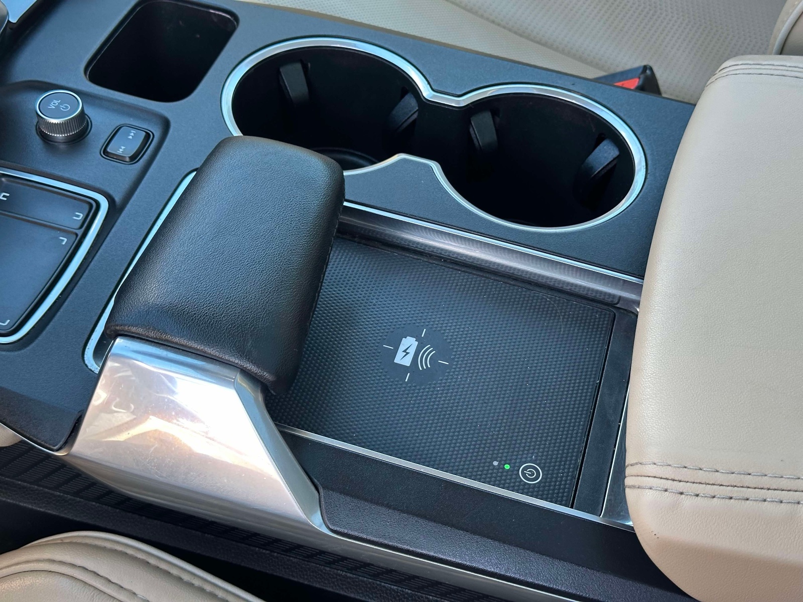 Certified Used 2022 White Acura Advance image 43