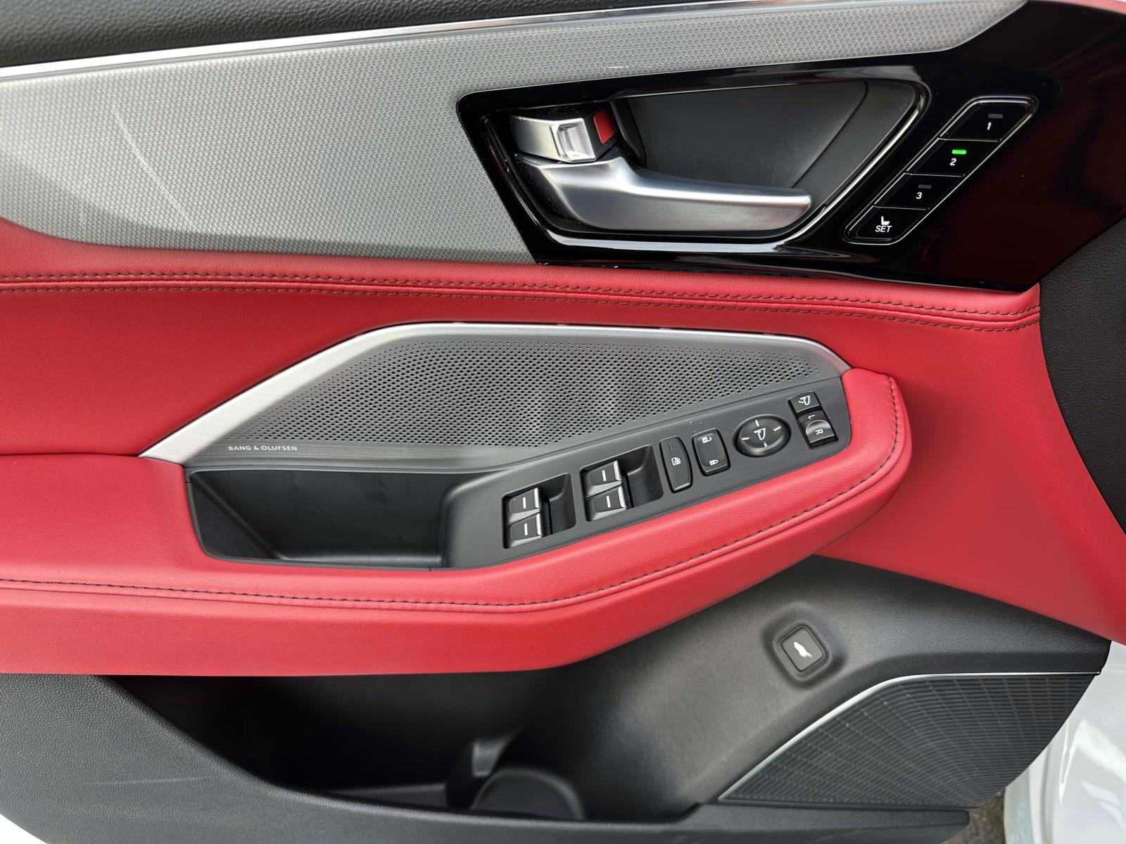 Used 2025 White Acura SH-AWD w/A-Spec Advance Package image 18