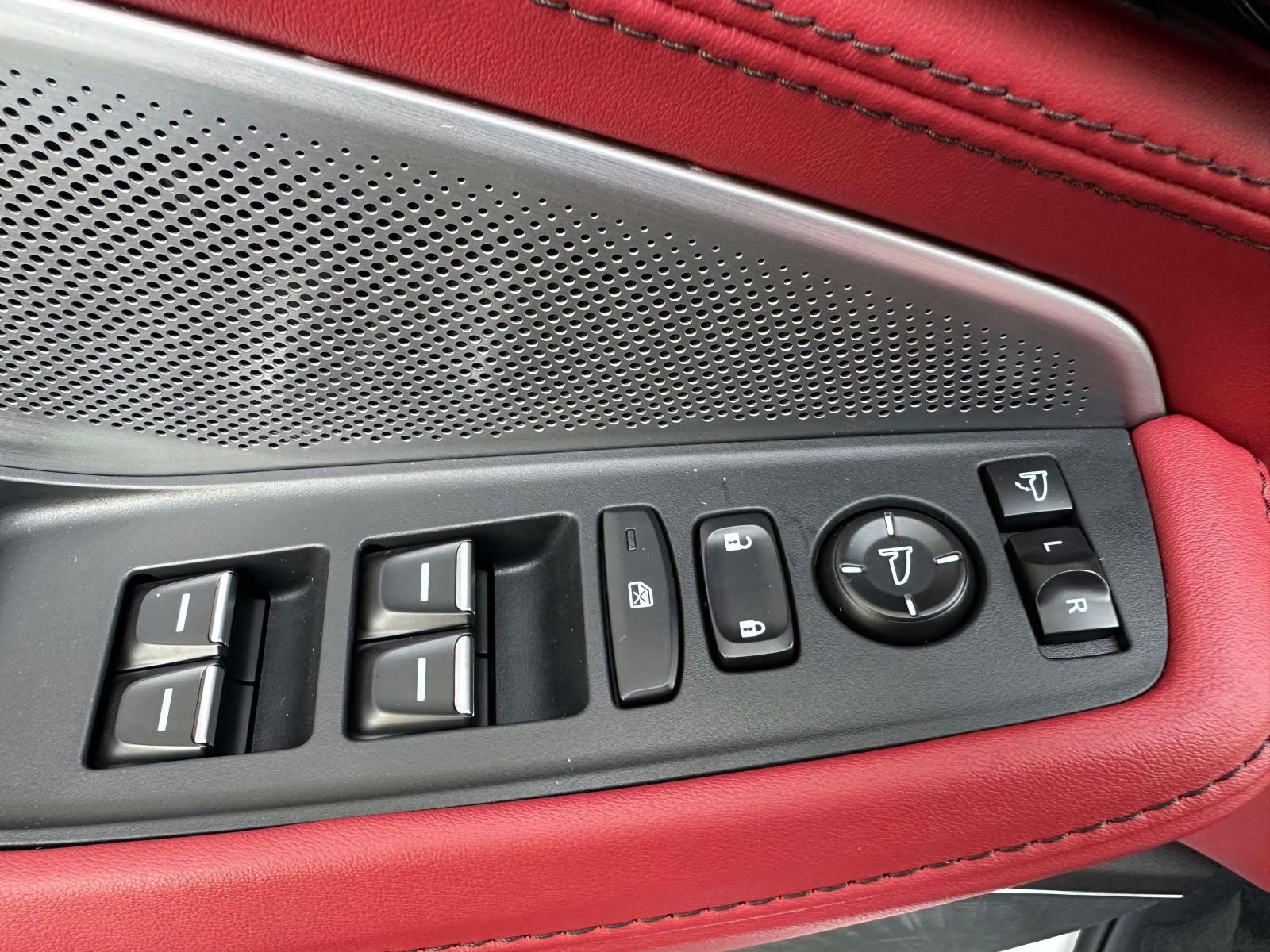 Used 2025 White Acura SH-AWD w/A-Spec Advance Package image 19