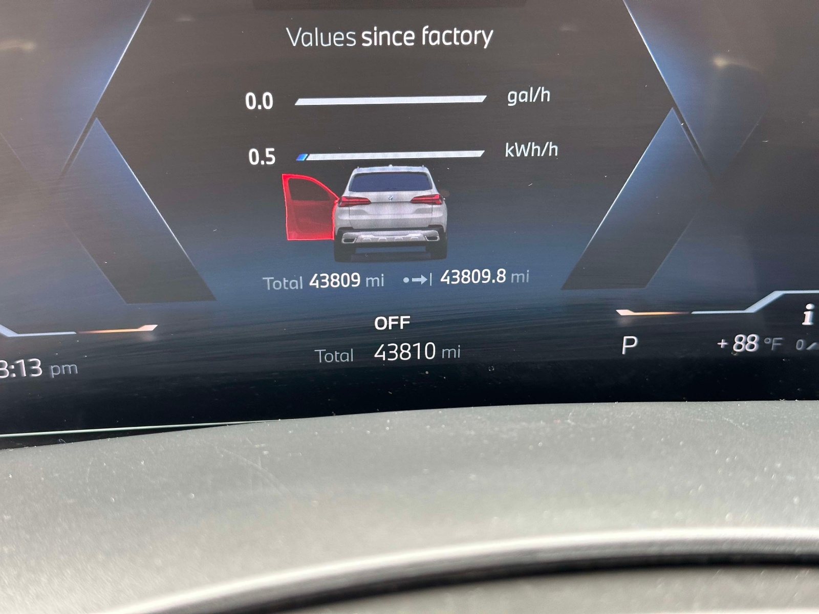 Used 2025 White BMW xDrive50e Plug-In Hybrid image 31