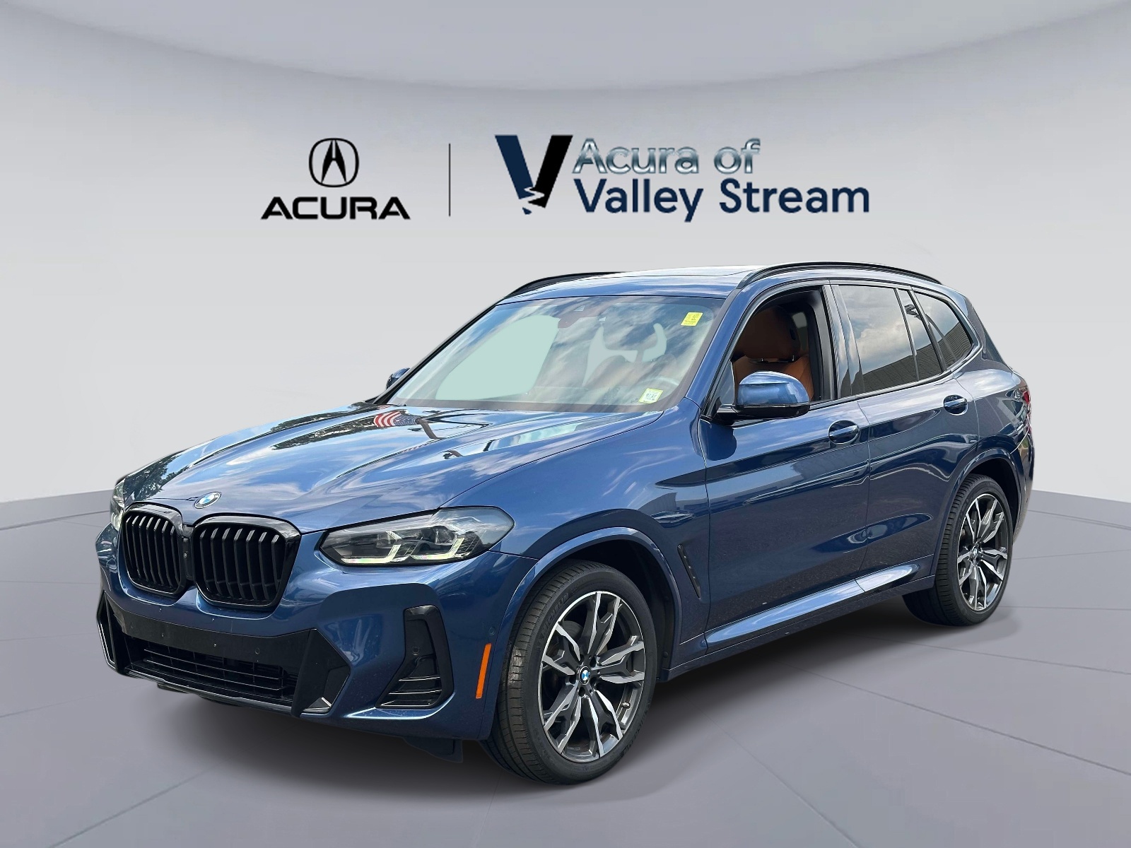 Used 2024 Phytonic Blue Metallic BMW xDrive30i Sports Activity Vehicle image 3