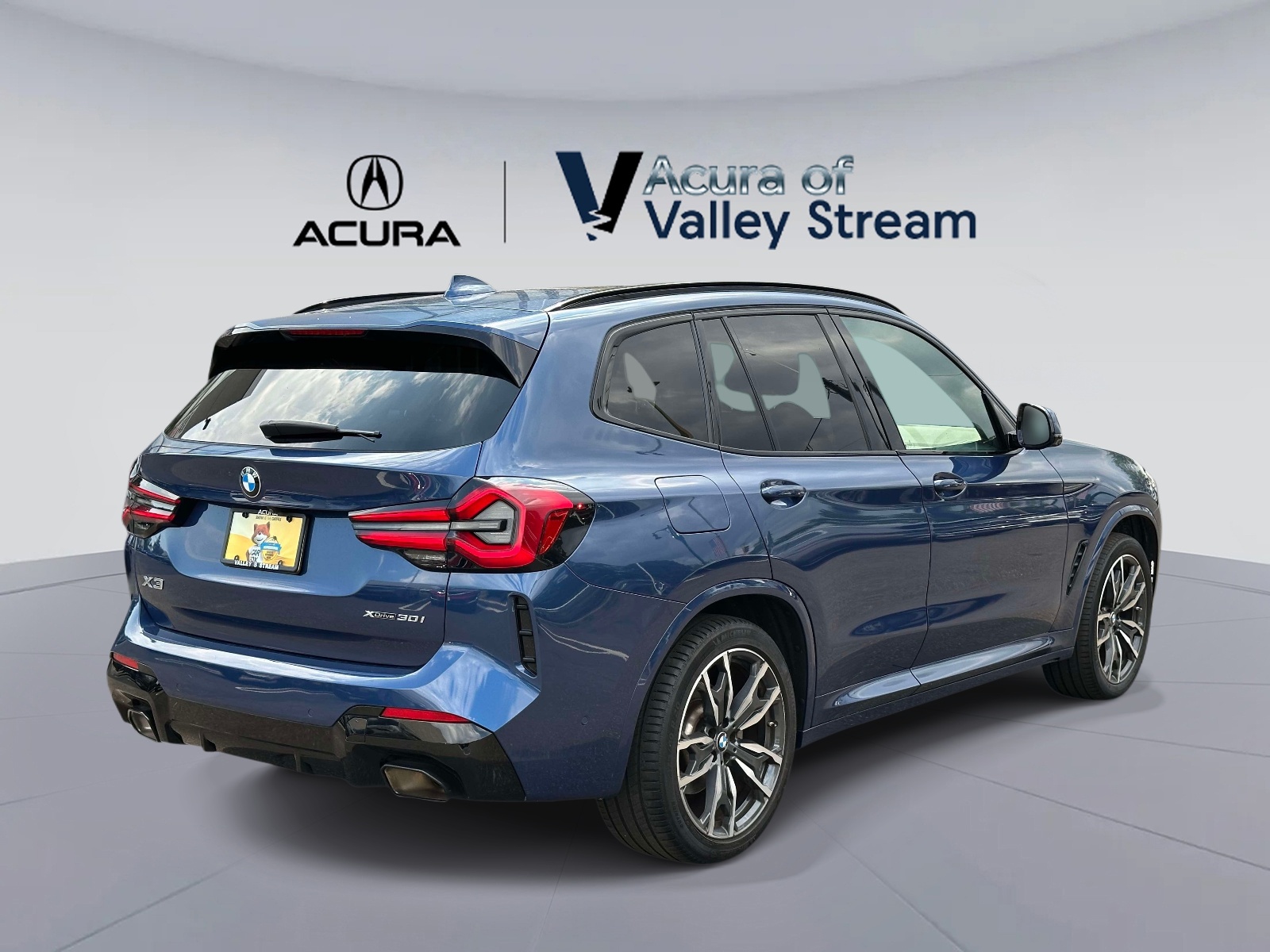 Used 2024 Phytonic Blue Metallic BMW xDrive30i Sports Activity Vehicle image 5