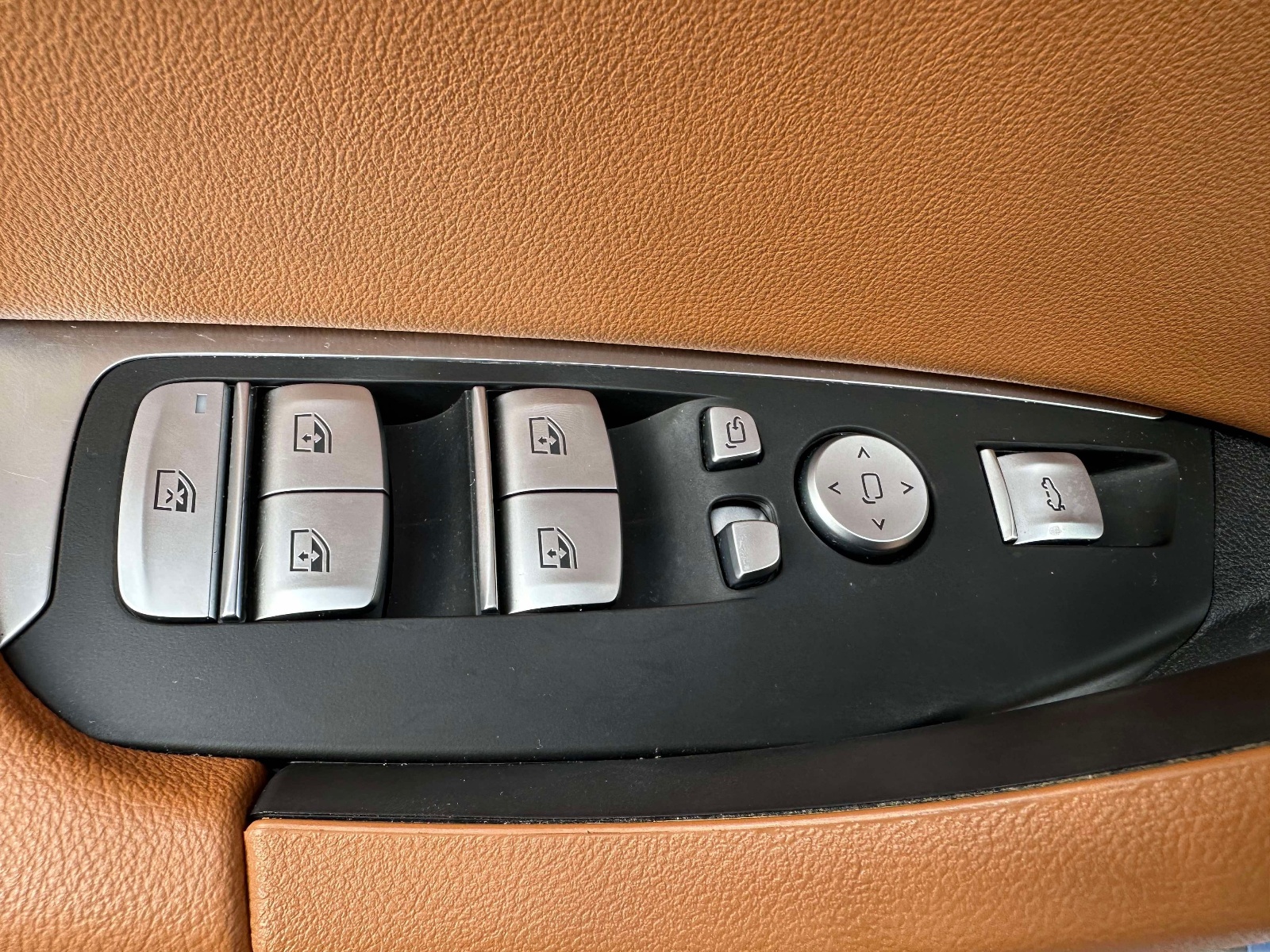 Used 2024 Phytonic Blue Metallic BMW xDrive30i Sports Activity Vehicle image 23
