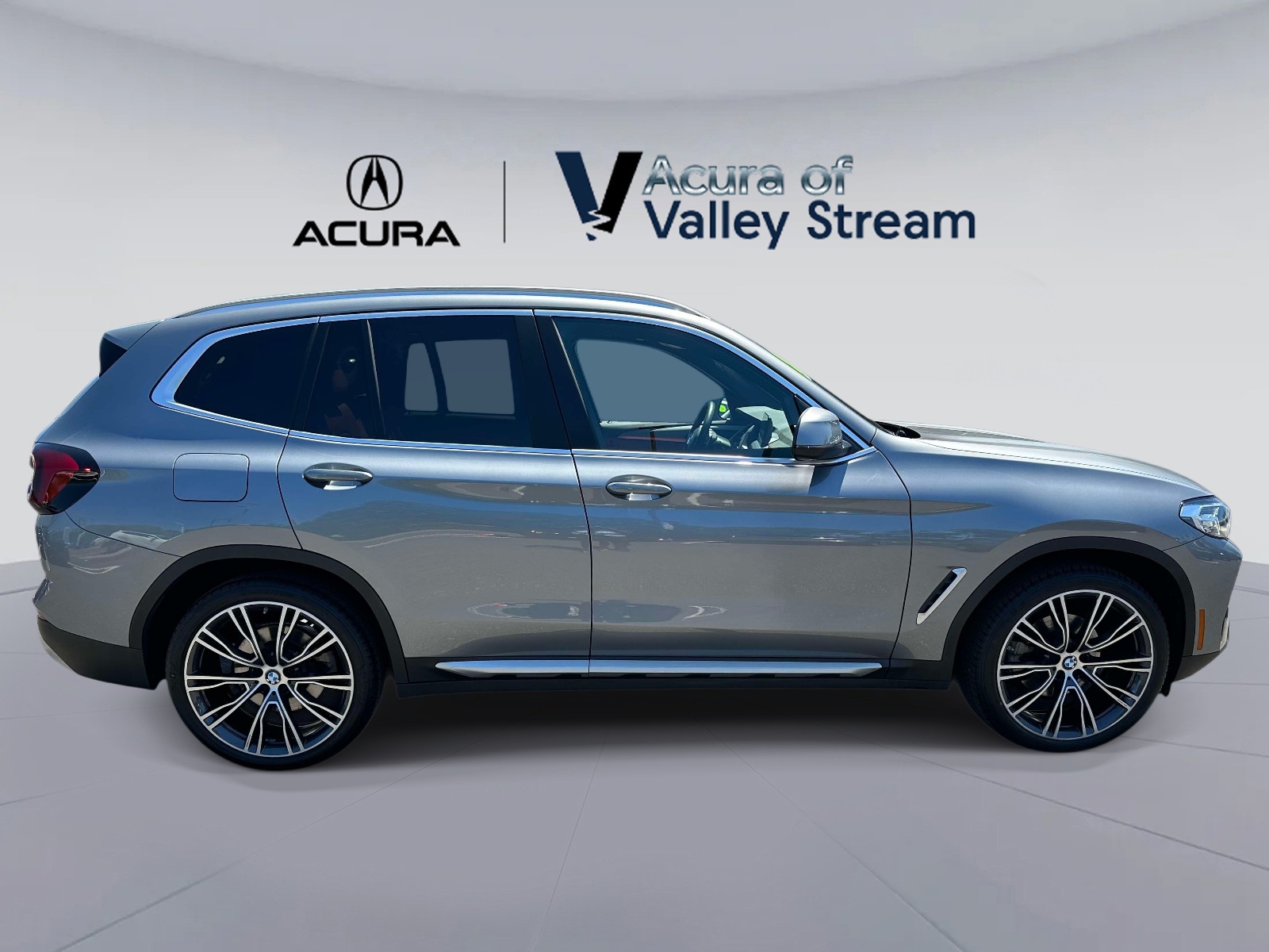 Used 2023 Skyscraper Gray Metallic BMW xDrive30i Sports Activity Vehicle image 4