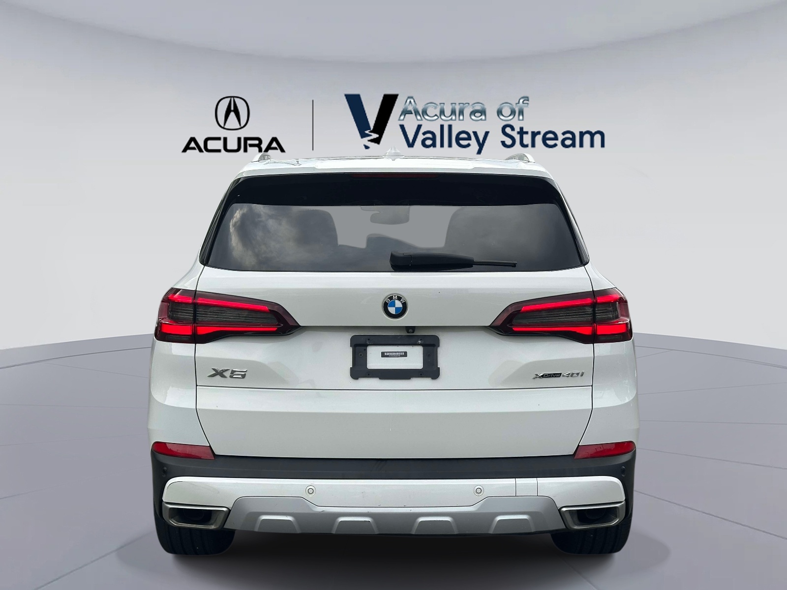 Used 2021 Alpine White BMW xDrive40i Sports Activity Vehicle image 6