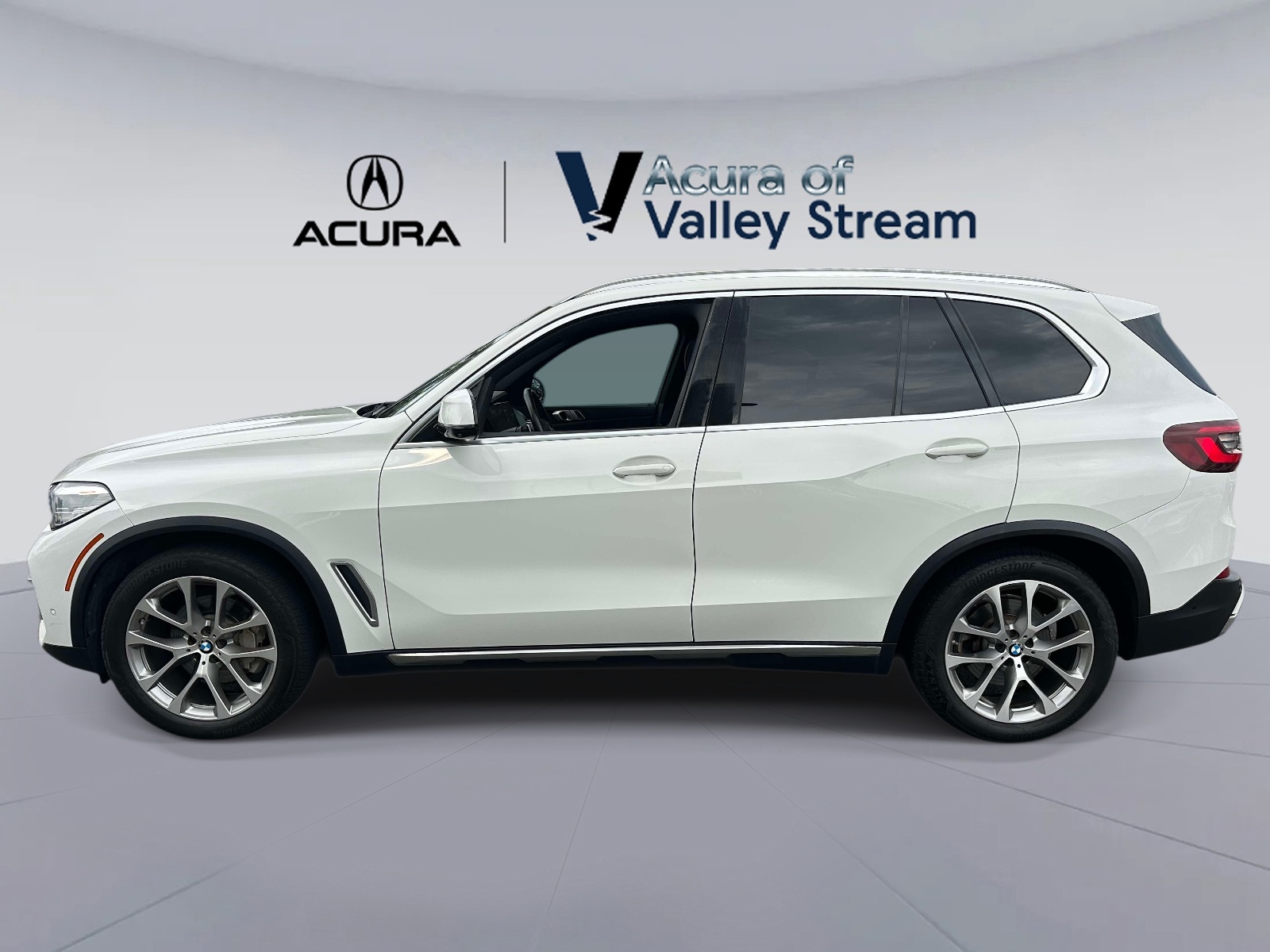 Used 2021 Alpine White BMW xDrive40i Sports Activity Vehicle image 8