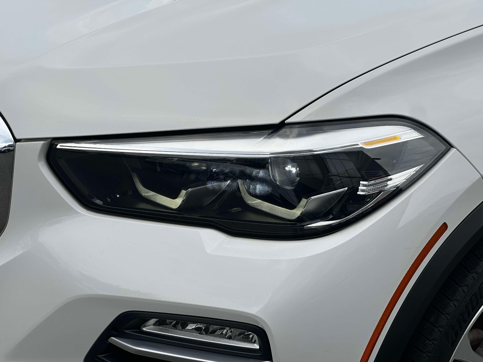 Used 2021 Alpine White BMW xDrive40i Sports Activity Vehicle image 14