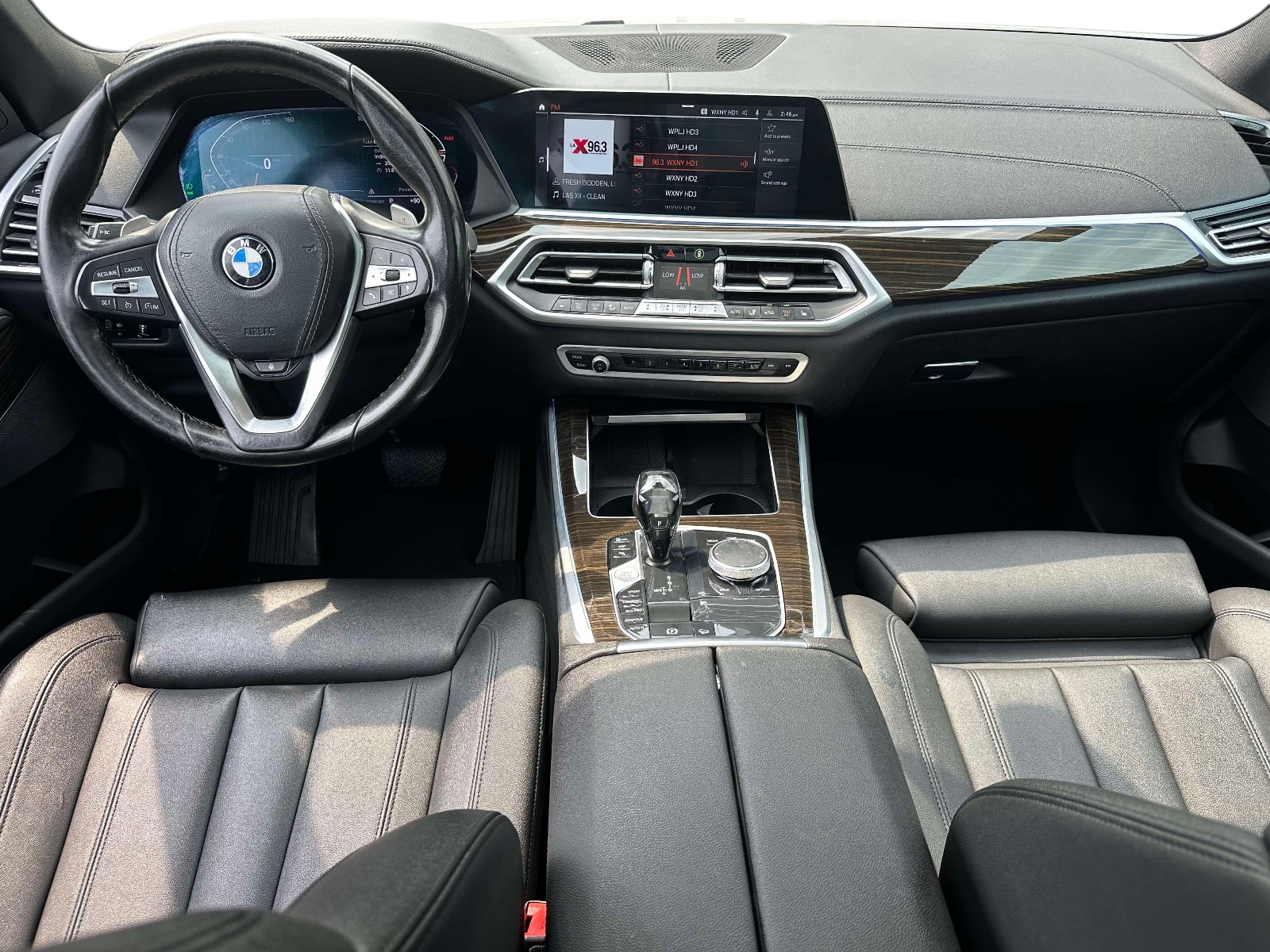Used 2021 Alpine White BMW xDrive40i Sports Activity Vehicle image 18