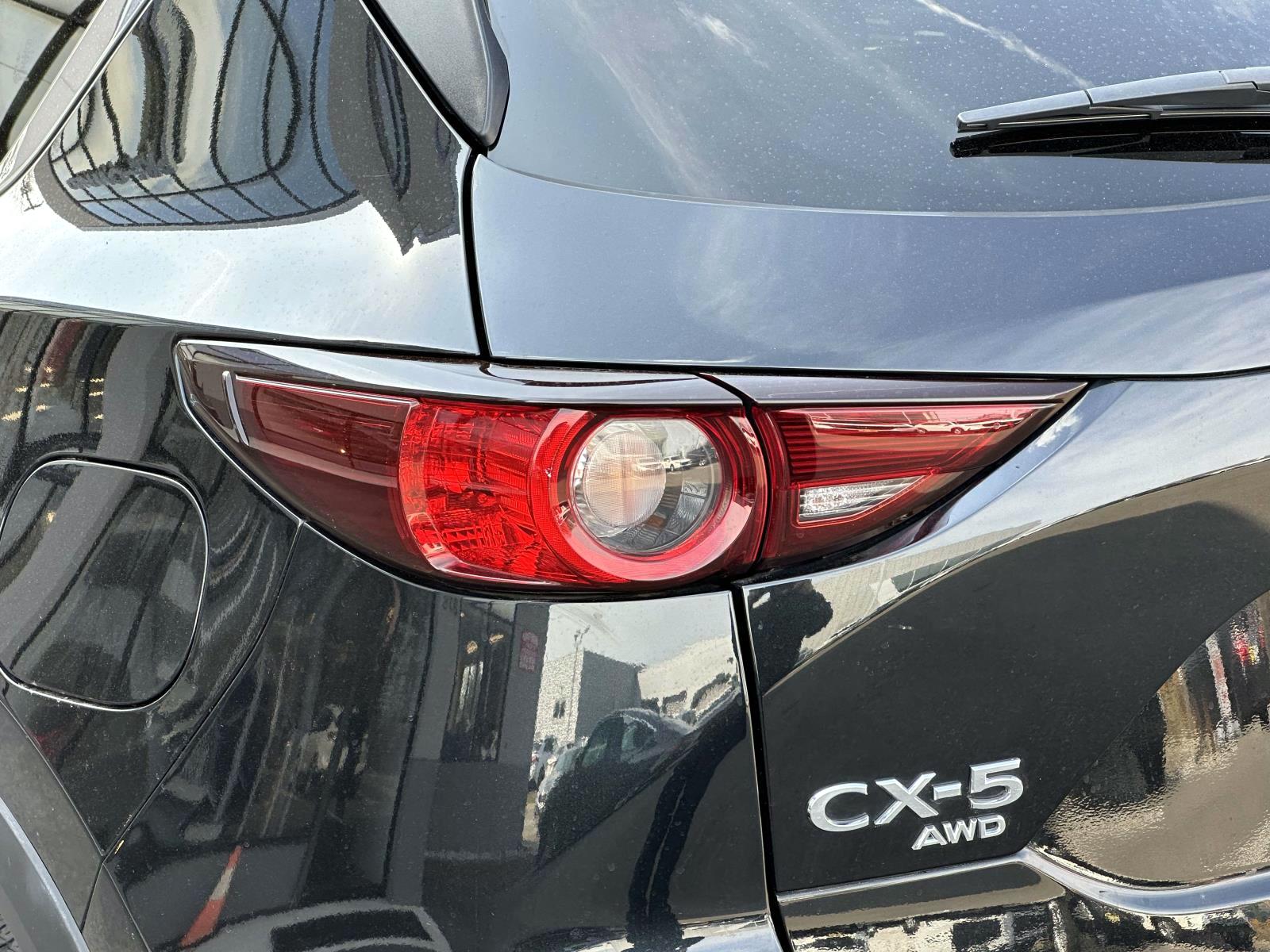 Used 2021 Jet Black Mica Mazda Touring AWD image 9