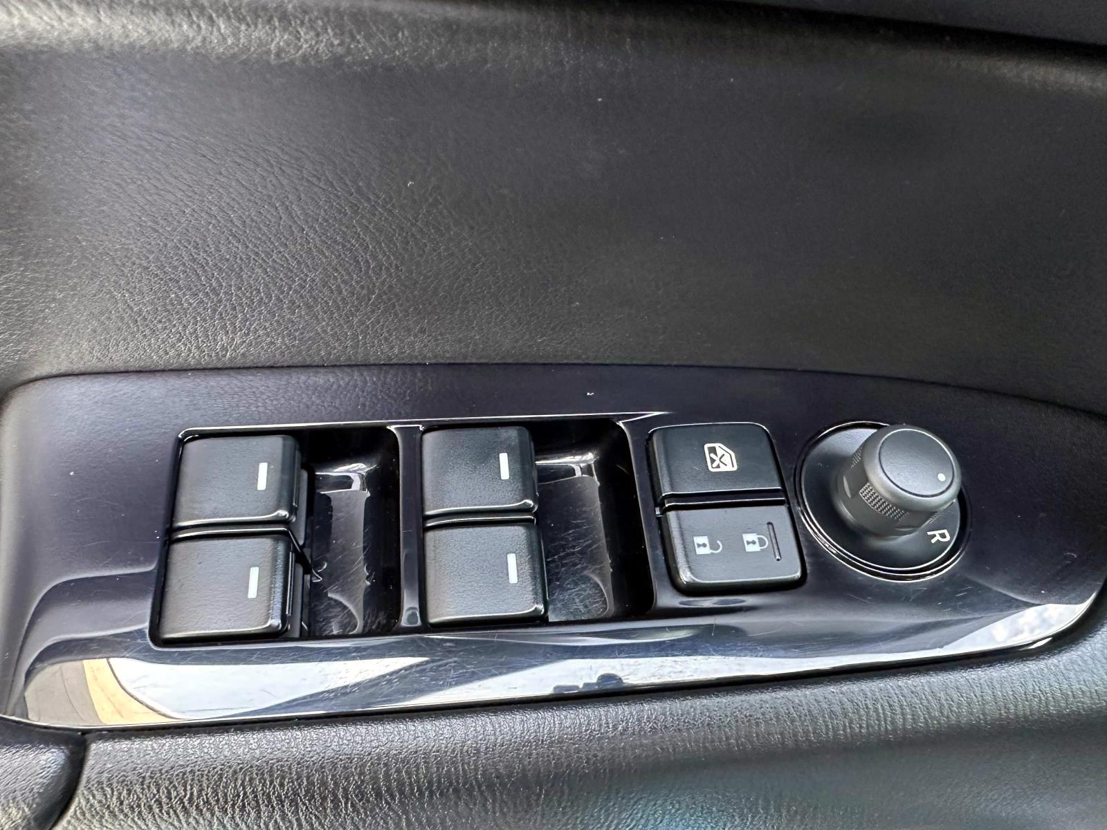 Used 2021 Jet Black Mica Mazda Touring AWD image 16