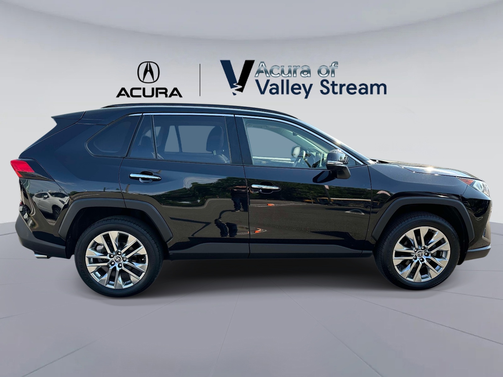 Used 2020 Black Toyota Limited AWD (Natl) image 4