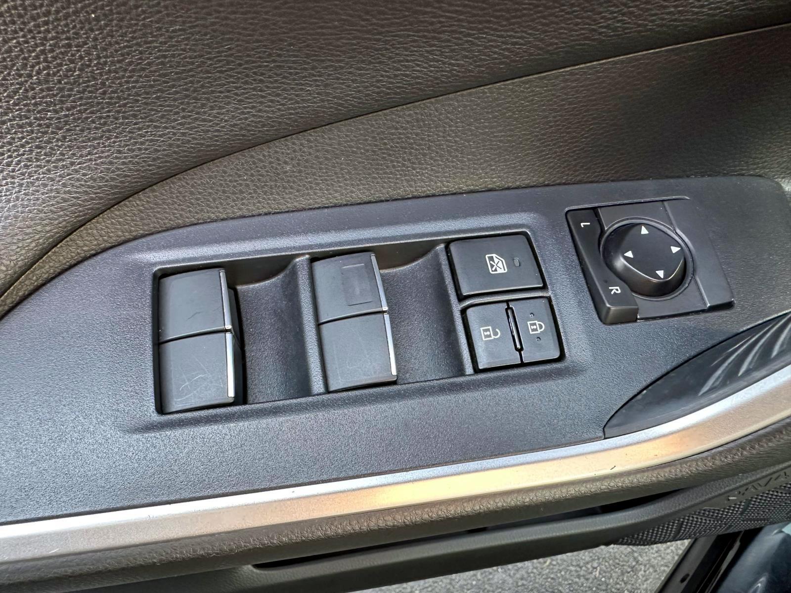 Used 2020 Black Toyota Limited AWD (Natl) image 17