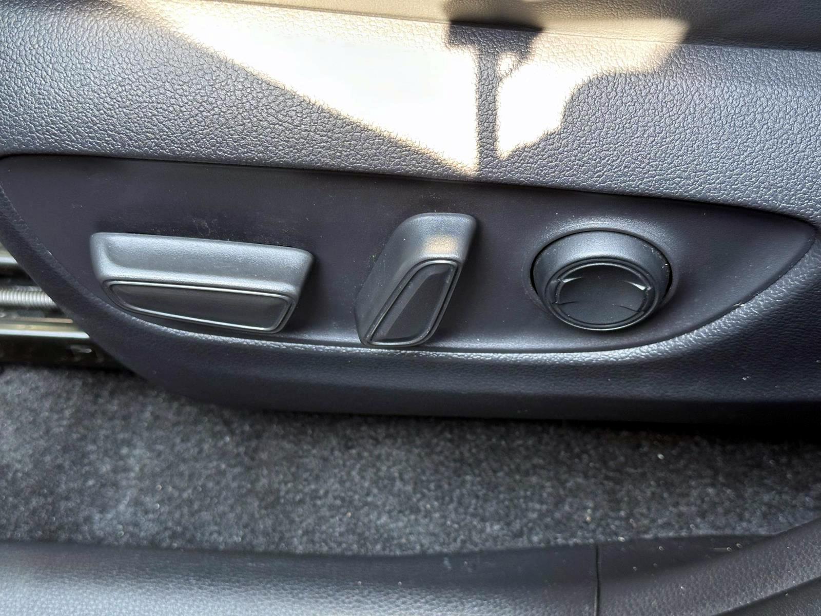 Used 2020 Black Toyota Limited AWD (Natl) image 18
