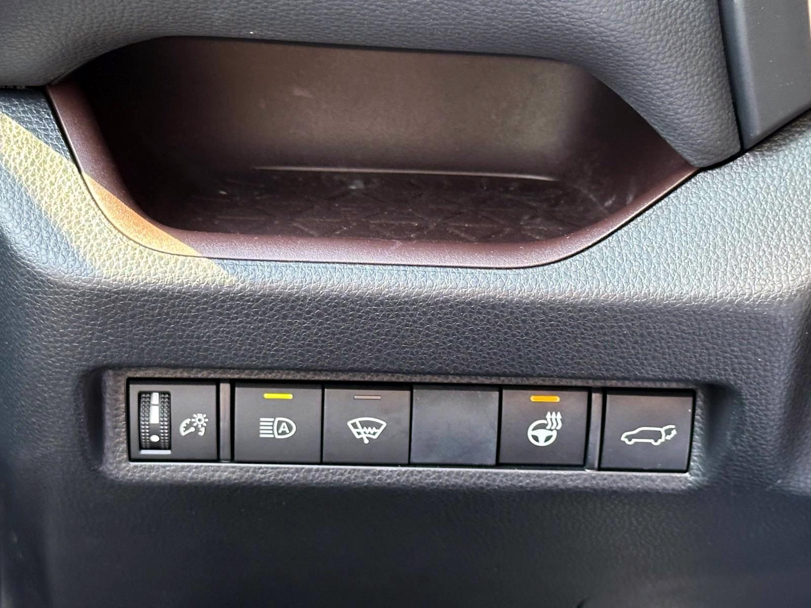 Used 2020 Black Toyota Limited AWD (Natl) image 21