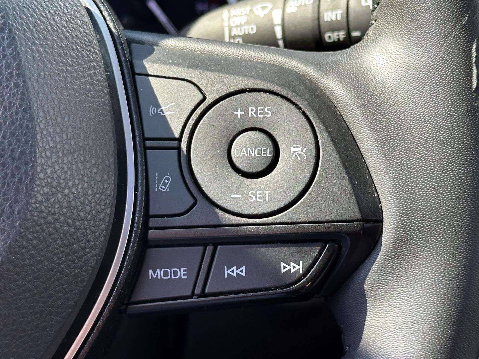 Used 2020 Black Toyota Limited AWD (Natl) image 23