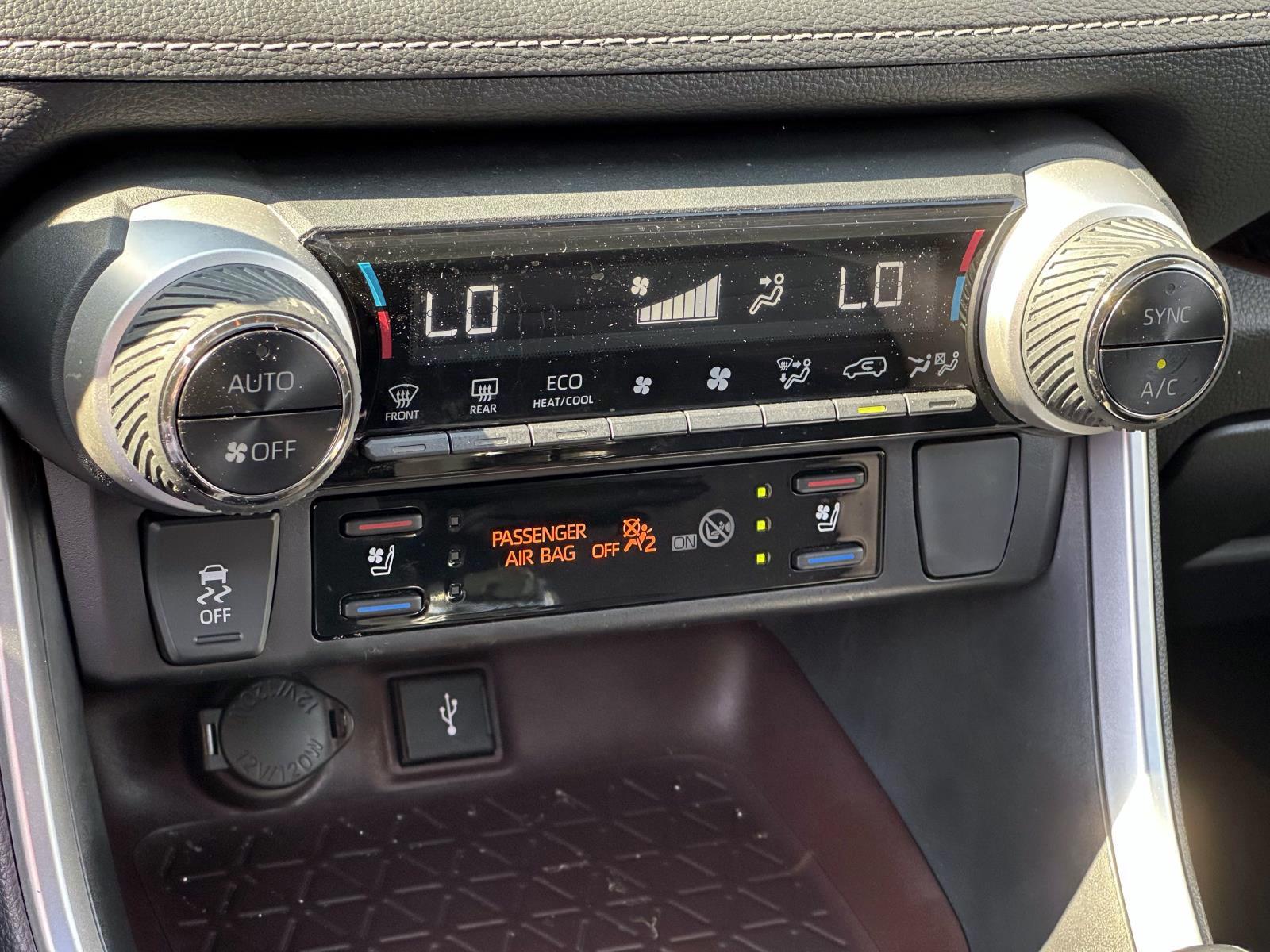 Used 2020 Black Toyota Limited AWD (Natl) image 31