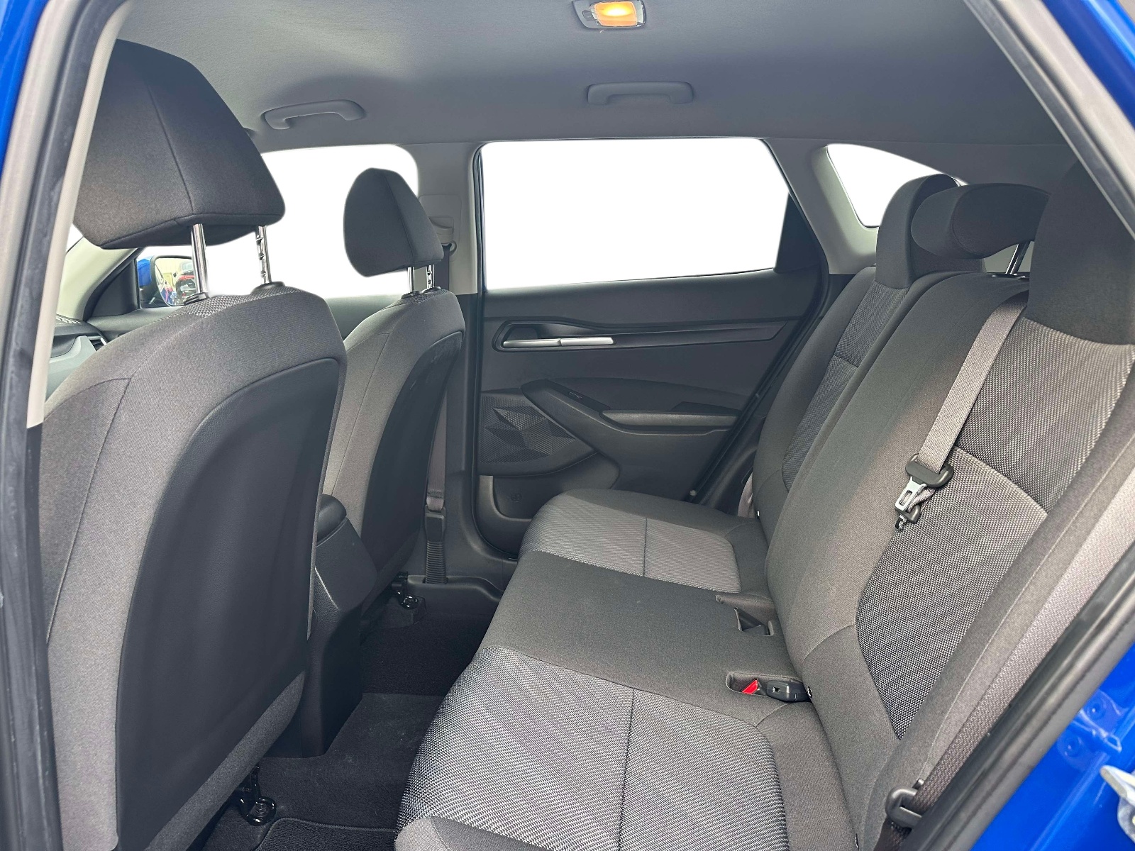 Used 2021 Neptune Blue Kia LX IVT AWD image 17