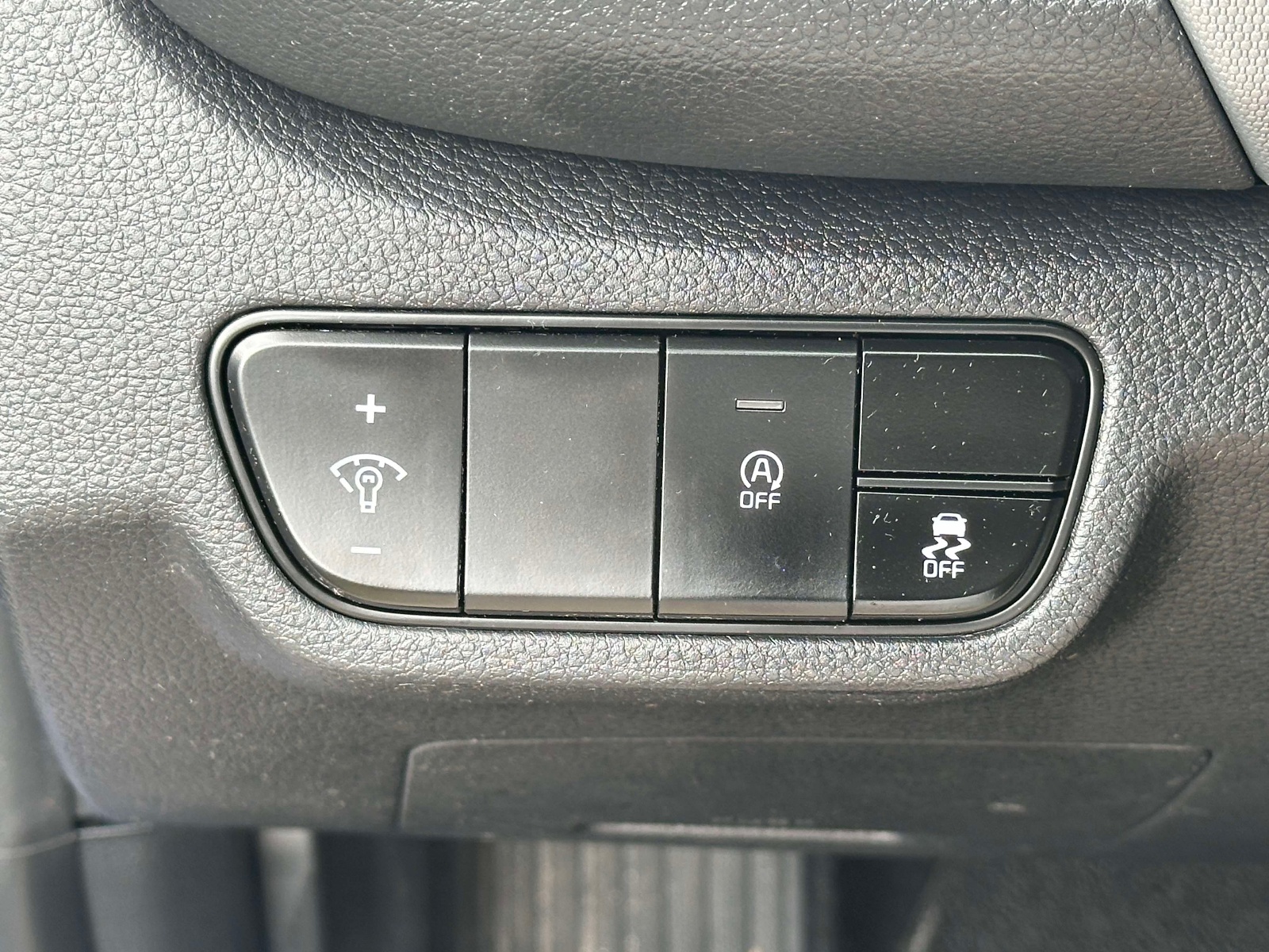 Used 2021 Neptune Blue Kia LX IVT AWD image 24