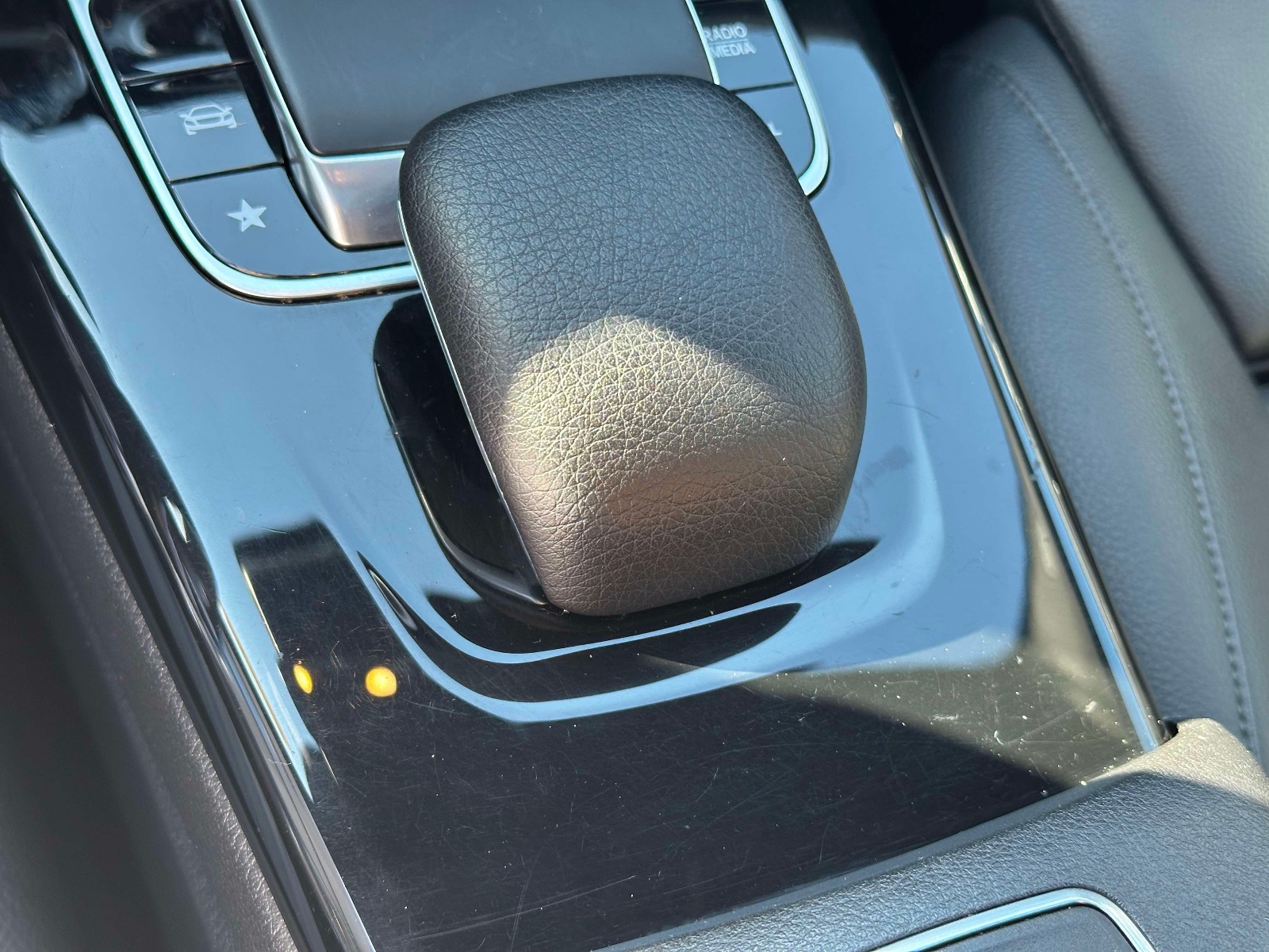 Used 2020 Silver Mercedes-Benz A 220 4MATIC® Sedan image 36