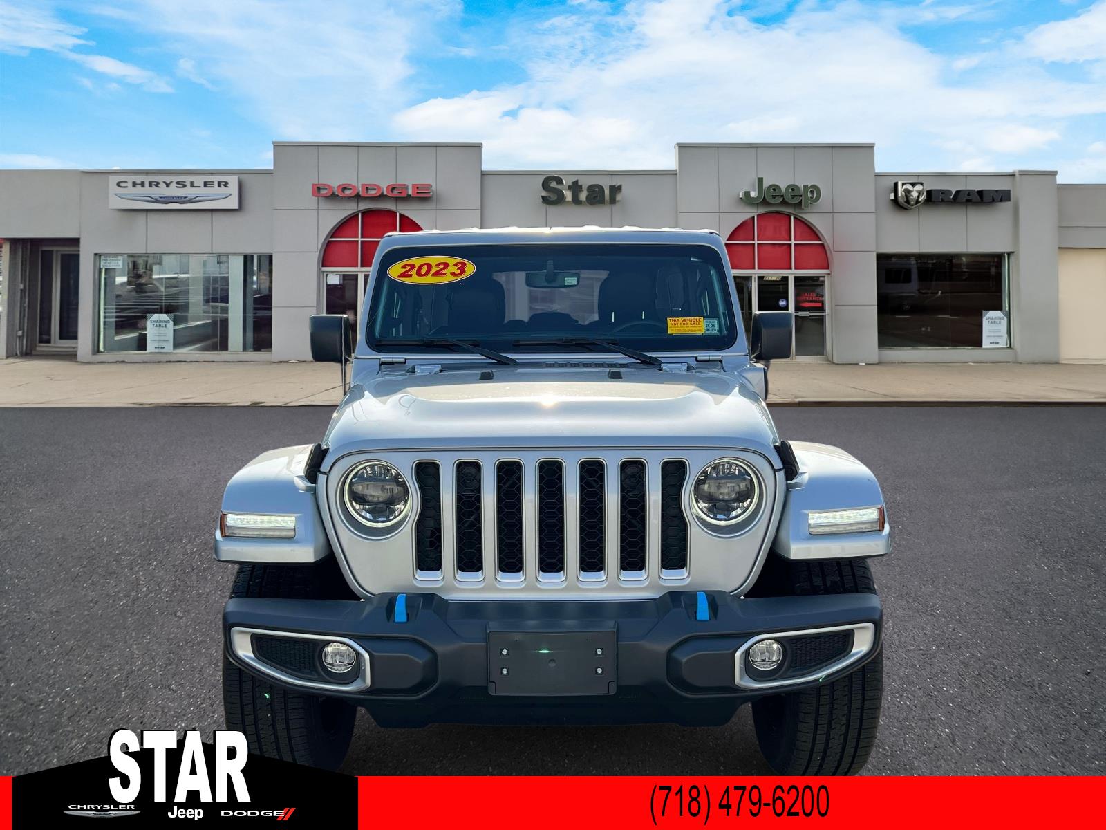 View vehicle photo 2