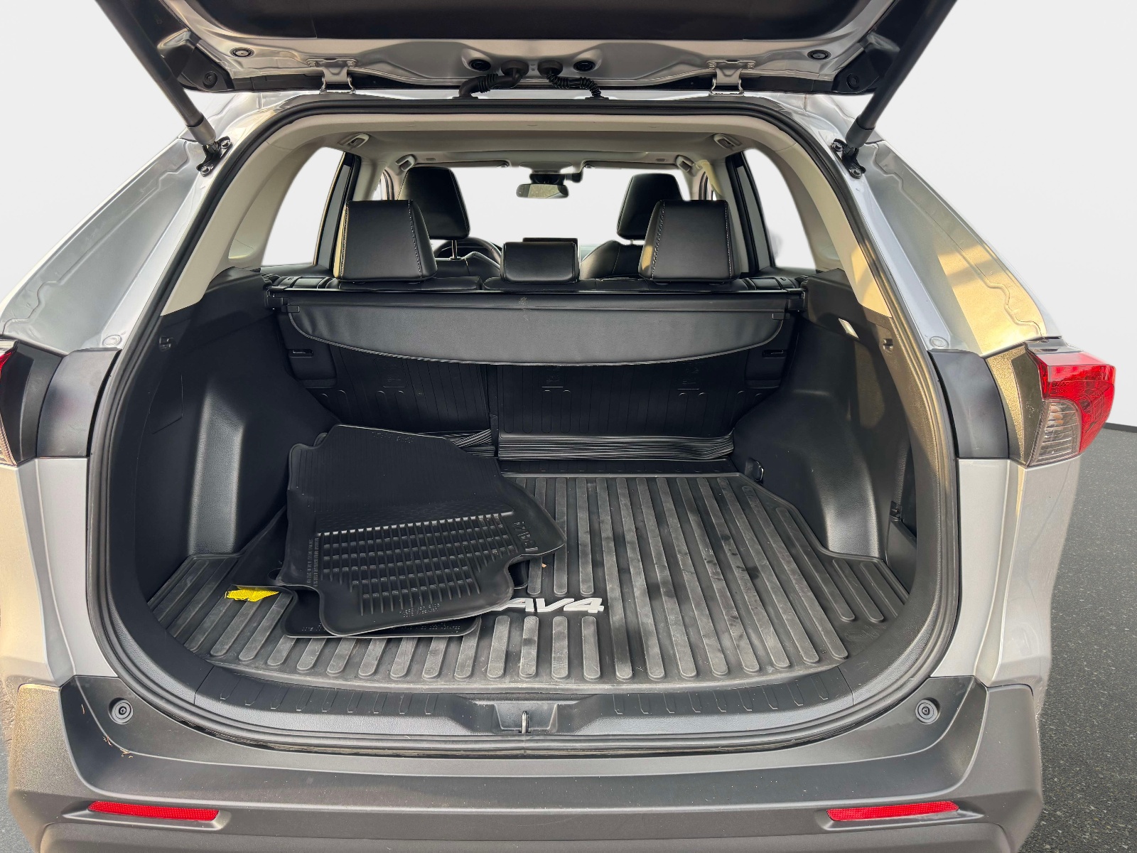 Used 2025 Toyota RAV4 SUV
