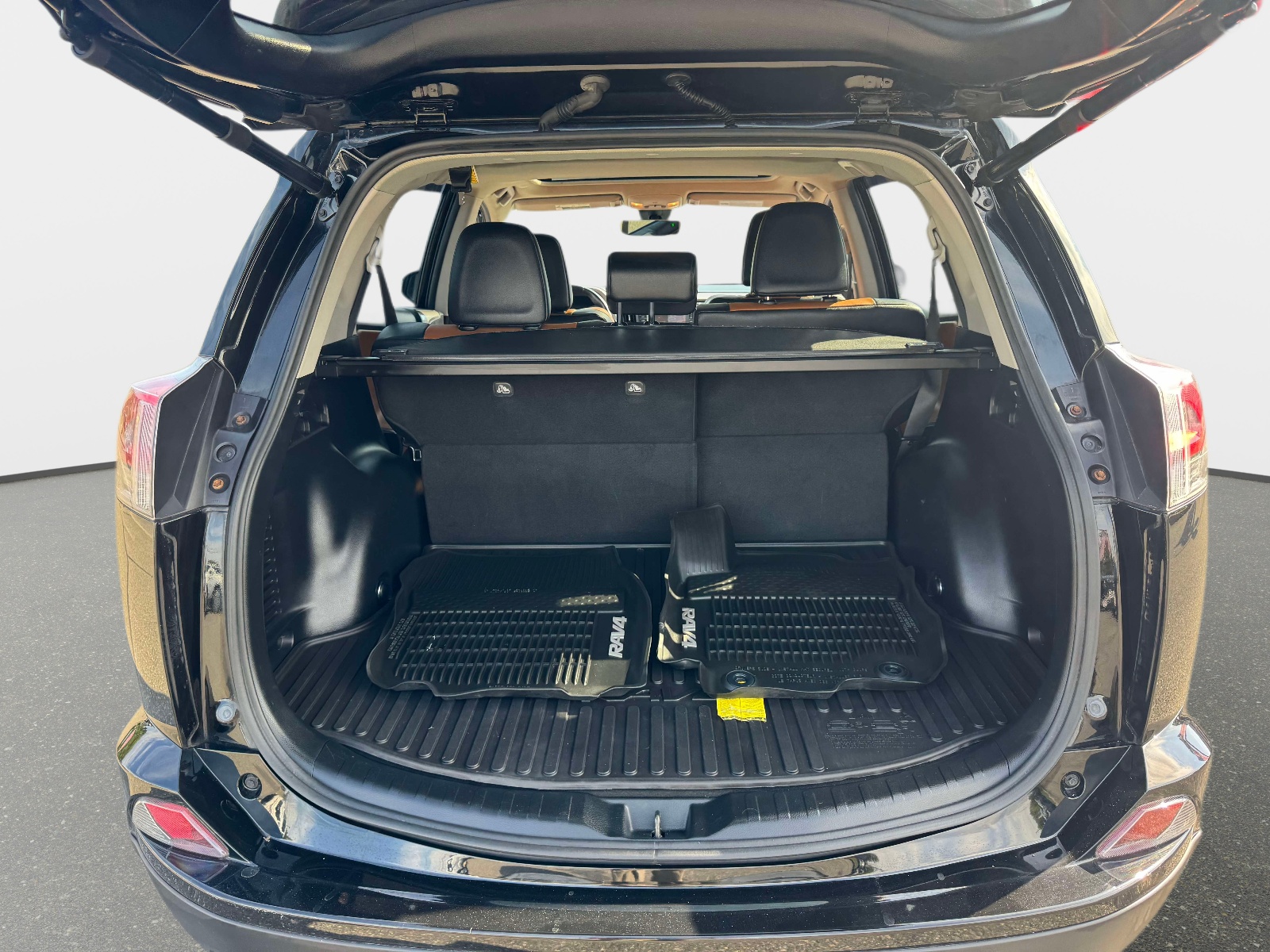 Used 2018 Toyota RAV4 SUV