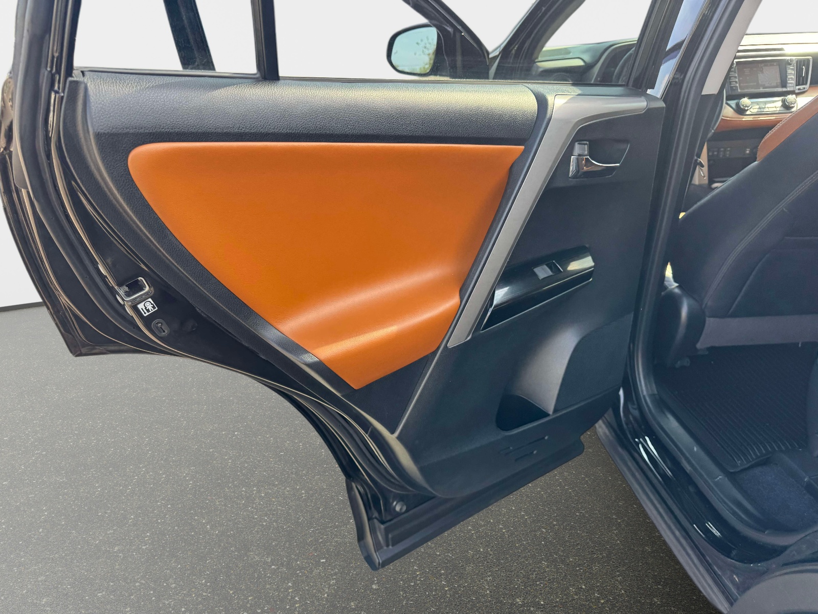 Used 2018 Toyota RAV4 SUV