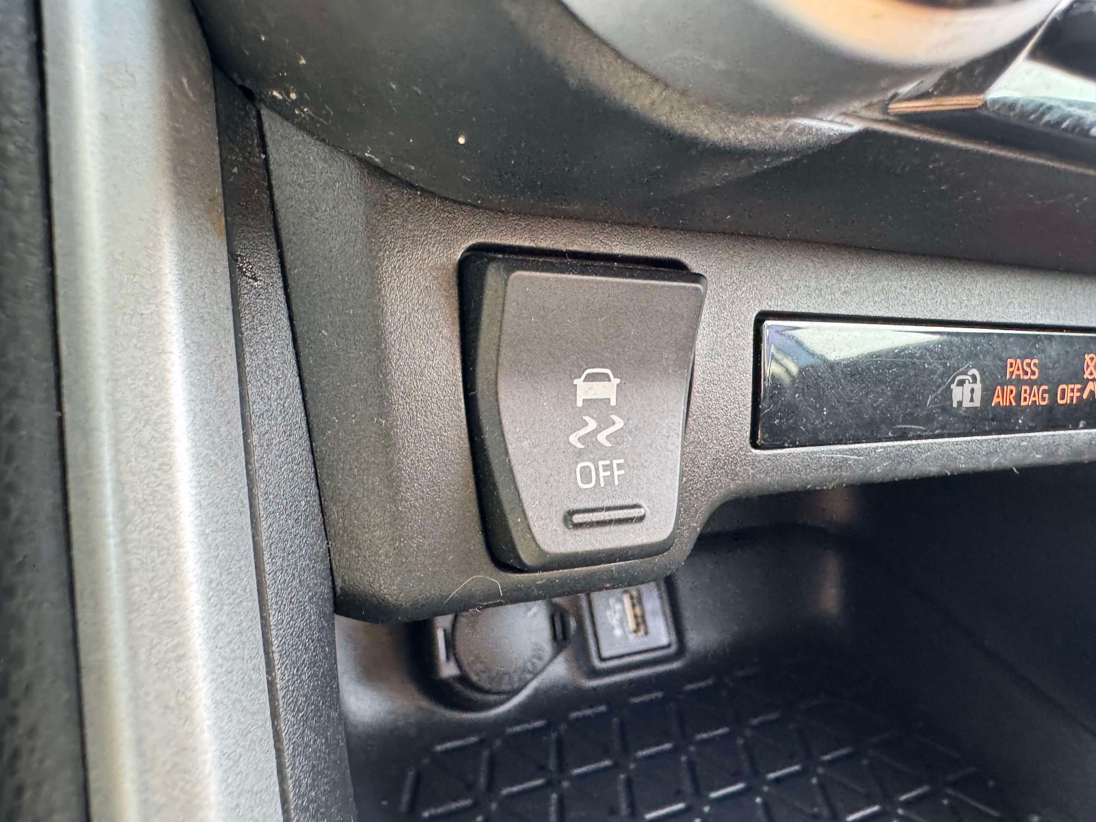 Used 2025 Toyota RAV4 SUV