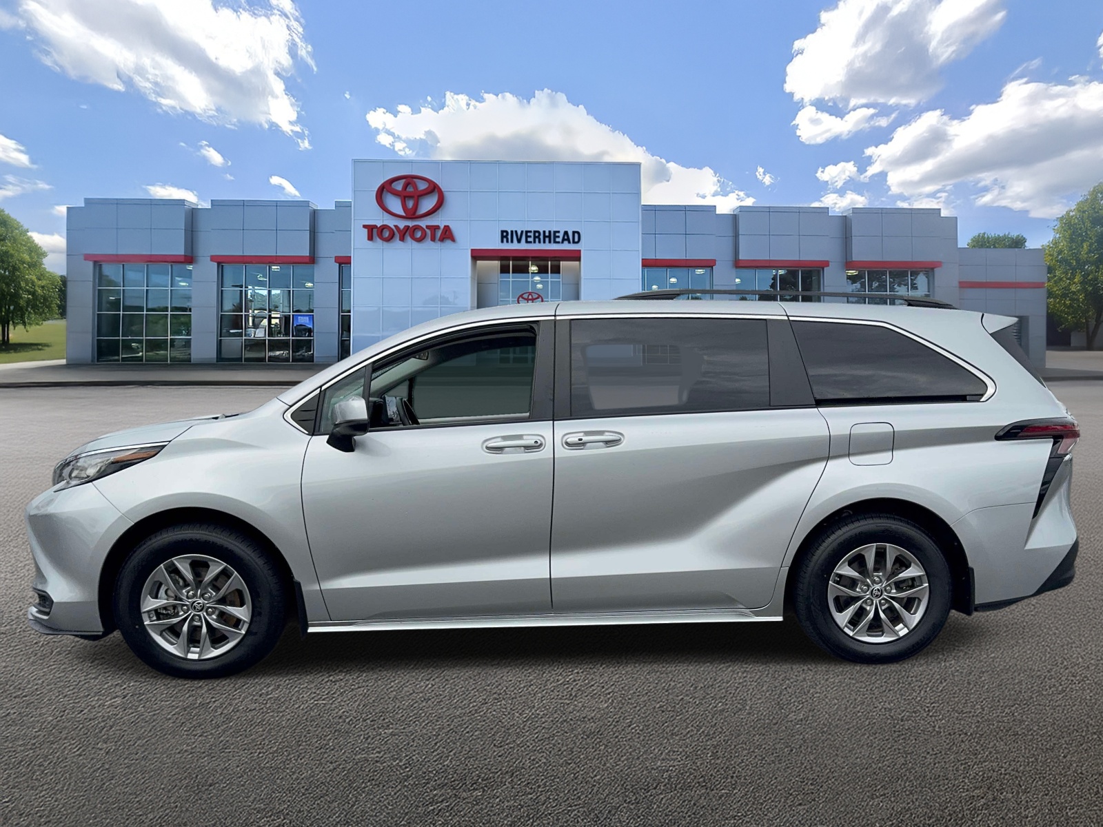 Used 2023 Toyota Sienna Van